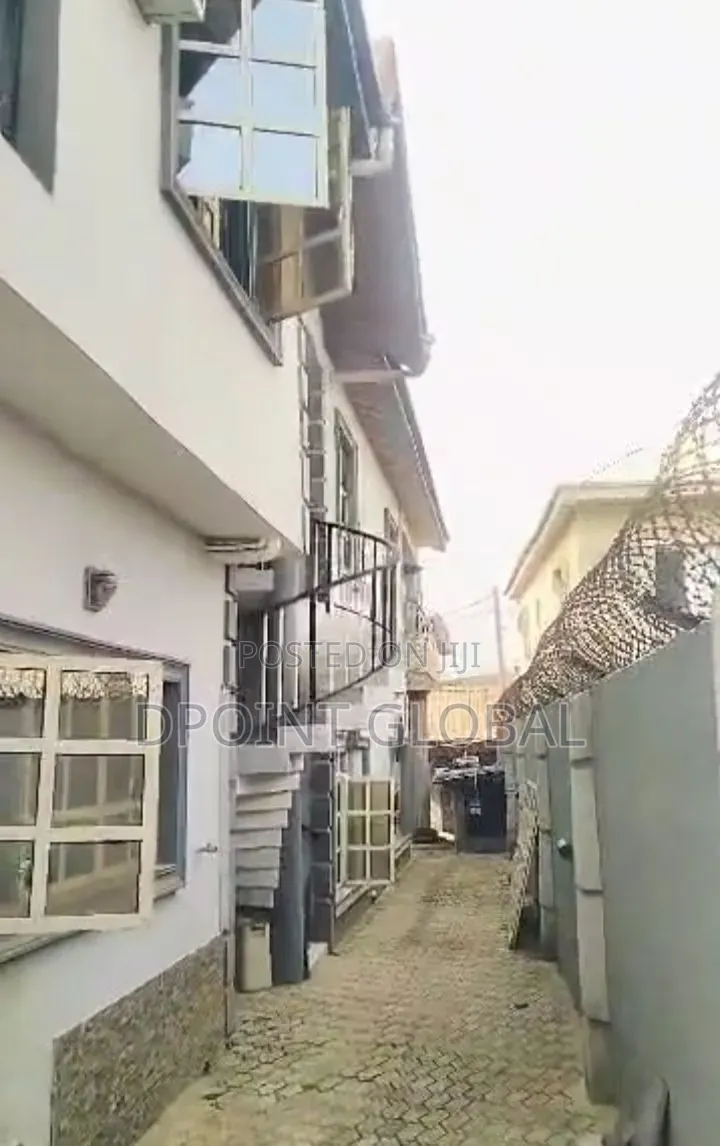 5bdrm Duplex in New Oko Oba for sale in New Oko Oba