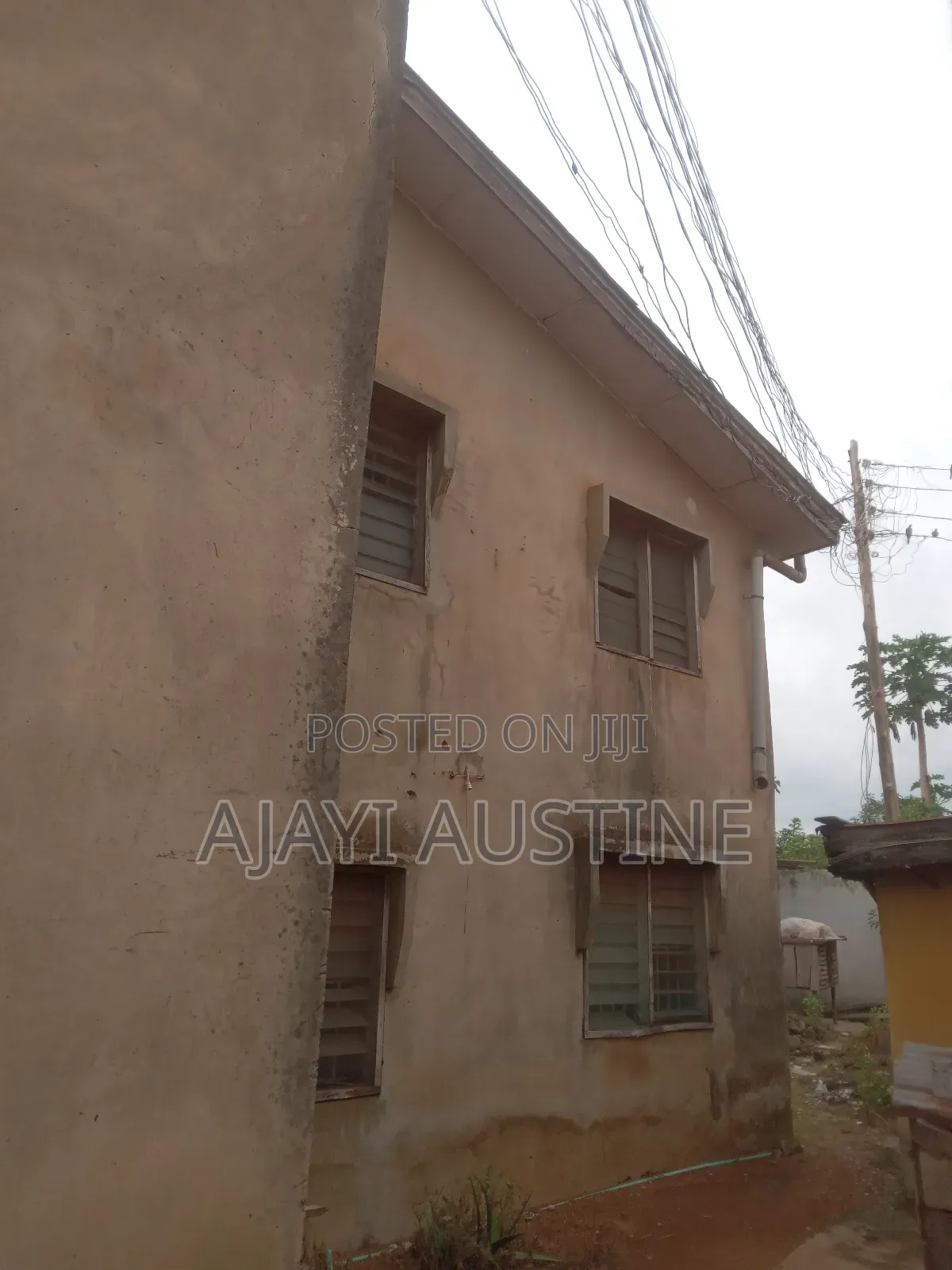 3bdrm Block of Flats in Oluwatuyi Street, Akure for sale in Akure