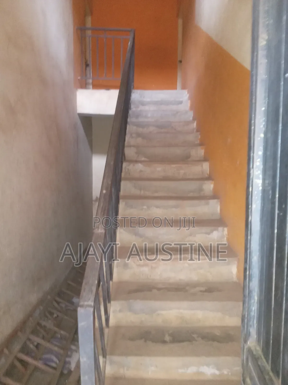 3bdrm Block of Flats in Oluwatuyi Street, Akure for sale in Akure