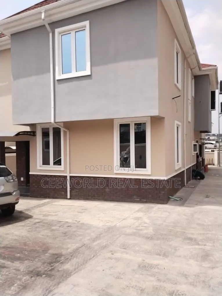 4bdrm Duplex in Kolapo Ishola Gra, Akobo for rent in Akobo