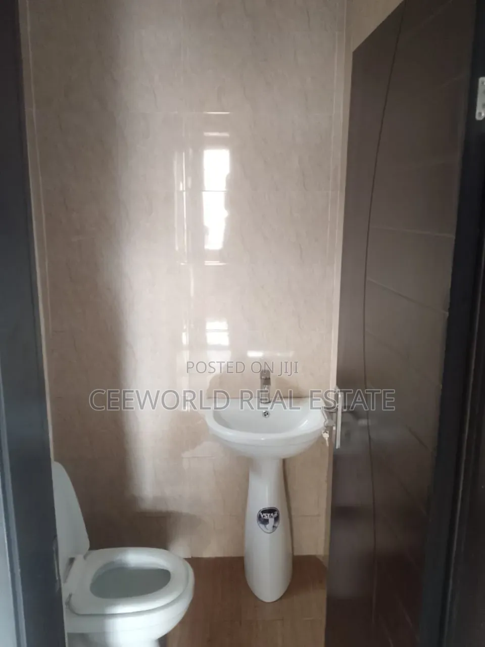 4bdrm Duplex in Kolapo Ishola Gra, Akobo for rent in Akobo