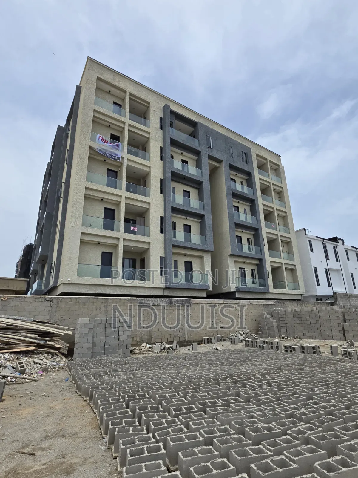 2bdrm Apartment In Bela Vista Estate, Lekki Phase 1 For Sale in Lekki Phase 1