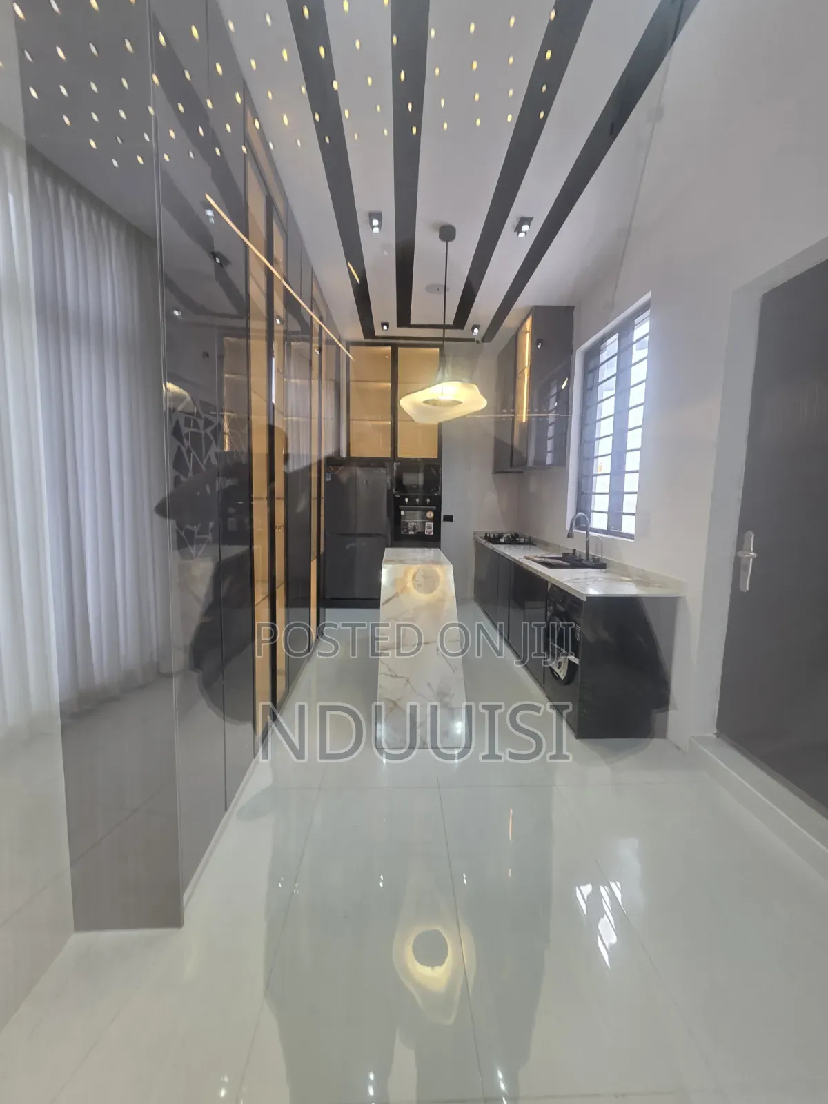 5bdrm Duplex in Ikota Villa Estate for sale in Ikota