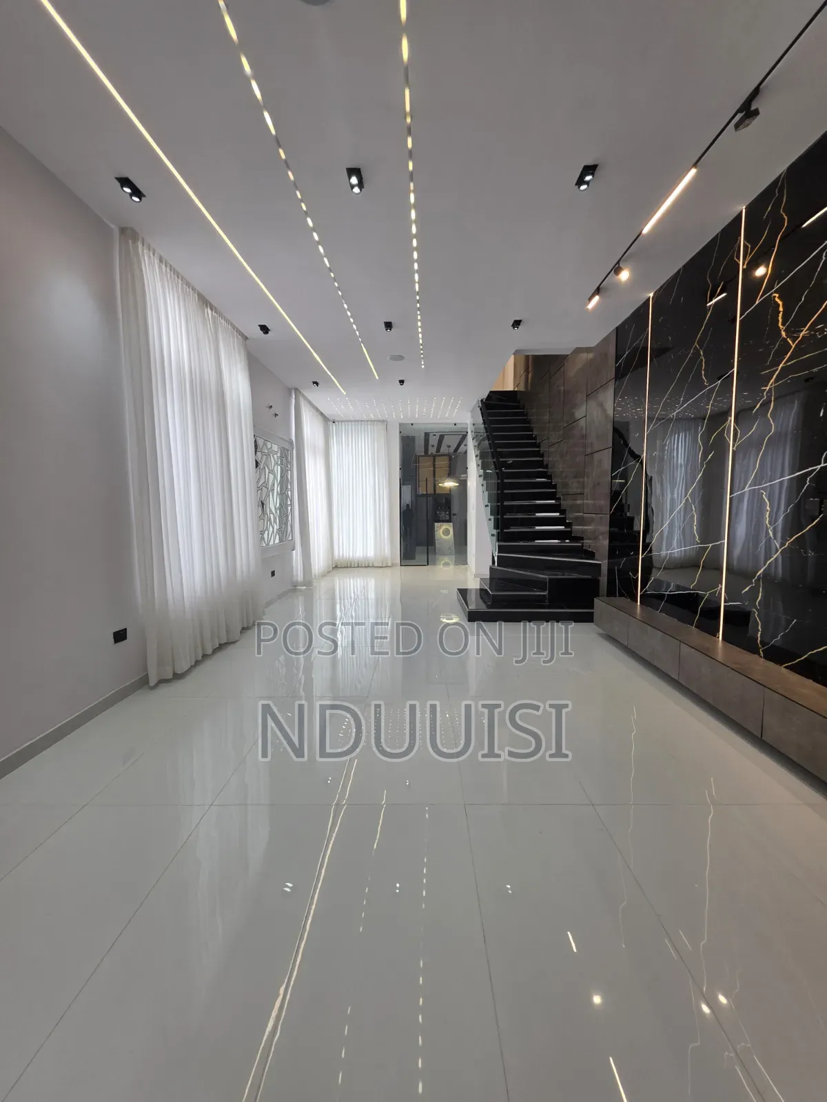 5bdrm Duplex in Ikota Villa Estate for sale in Ikota
