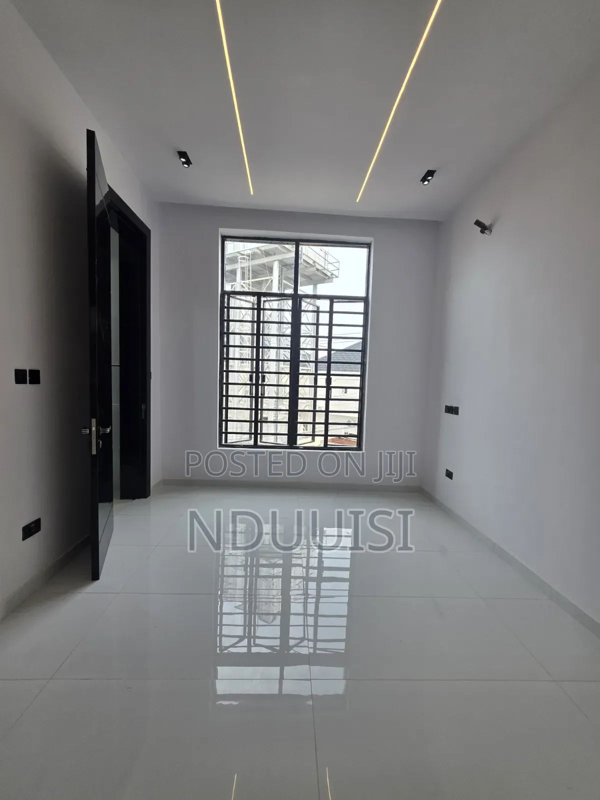 5bdrm Duplex in Ikota Villa Estate for sale in Ikota