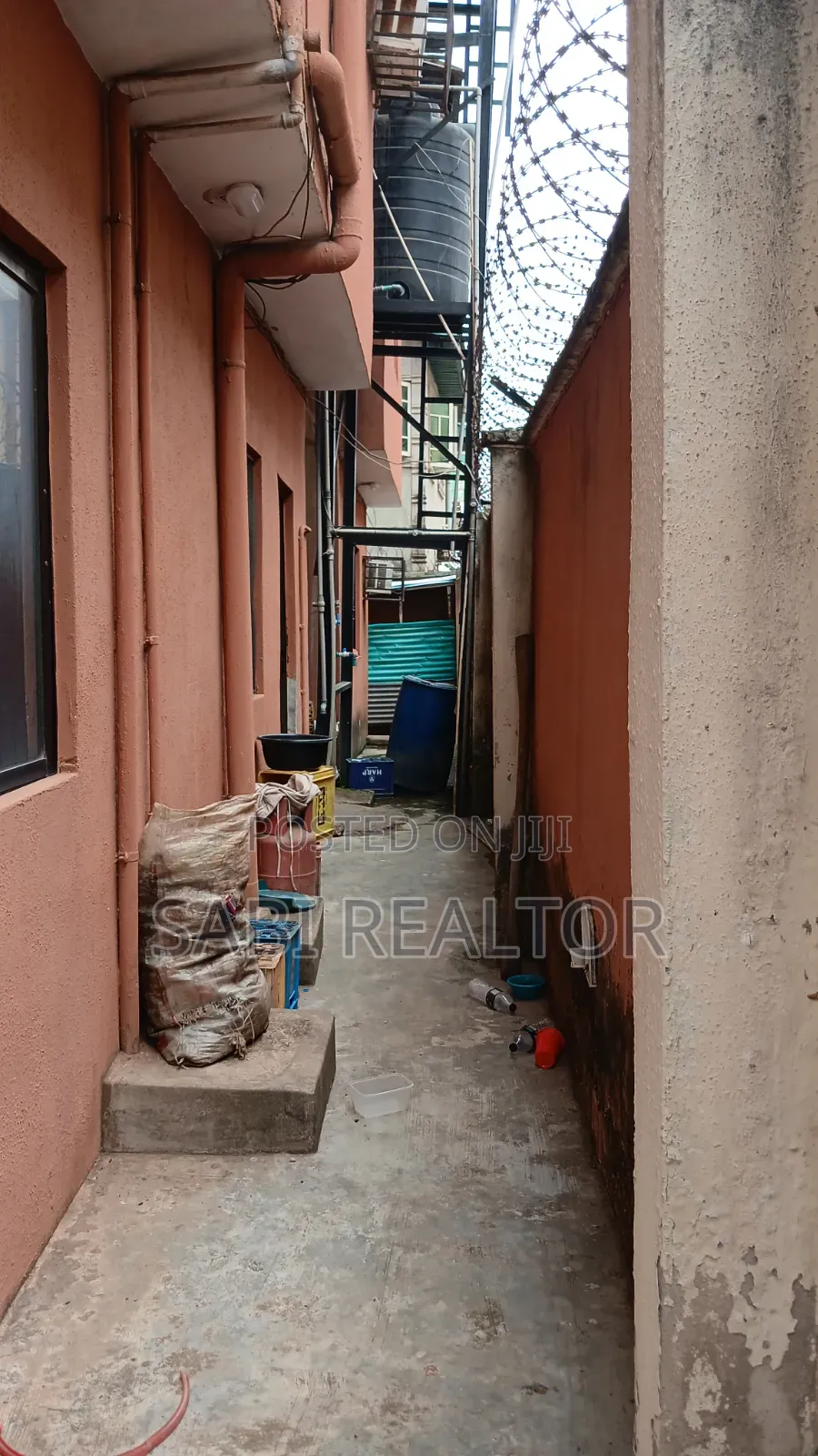 Fully Operational 20 Rooms Hotel Along Lasu Rd Odo-Eran B/Stop Igando in Igando / Ikotun/Igando