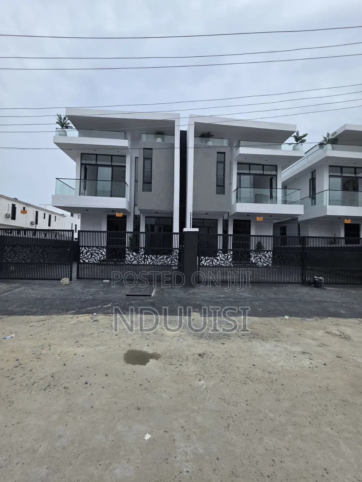 4bdrm Duplex in Ikota Villa Estate for sale in Ikota