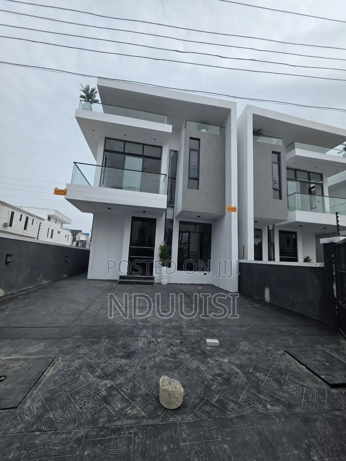 4bdrm Duplex in Ikota Villa Estate for sale in Ikota