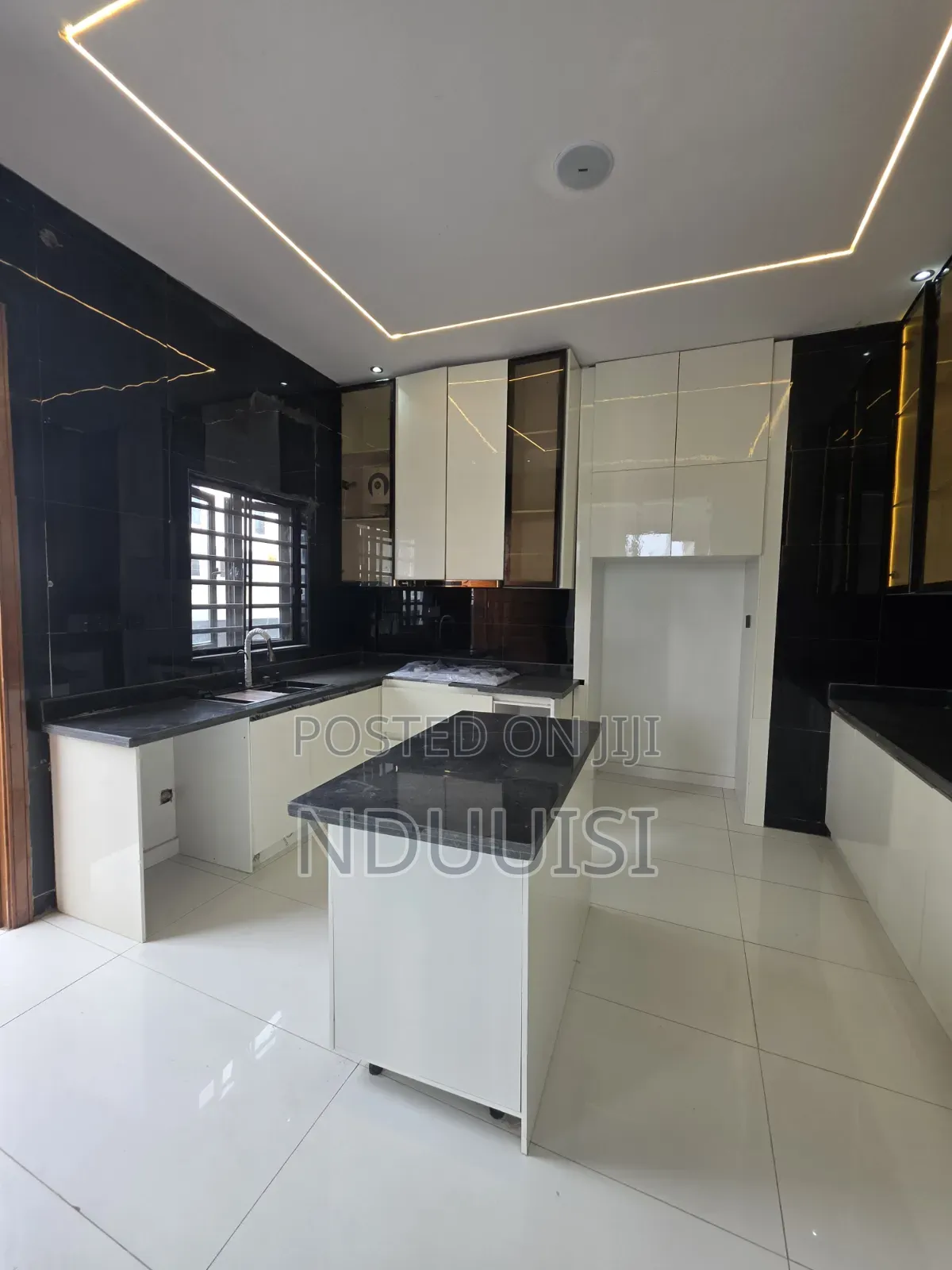 4bdrm Duplex in Ikota Villa Estate for sale in Ikota
