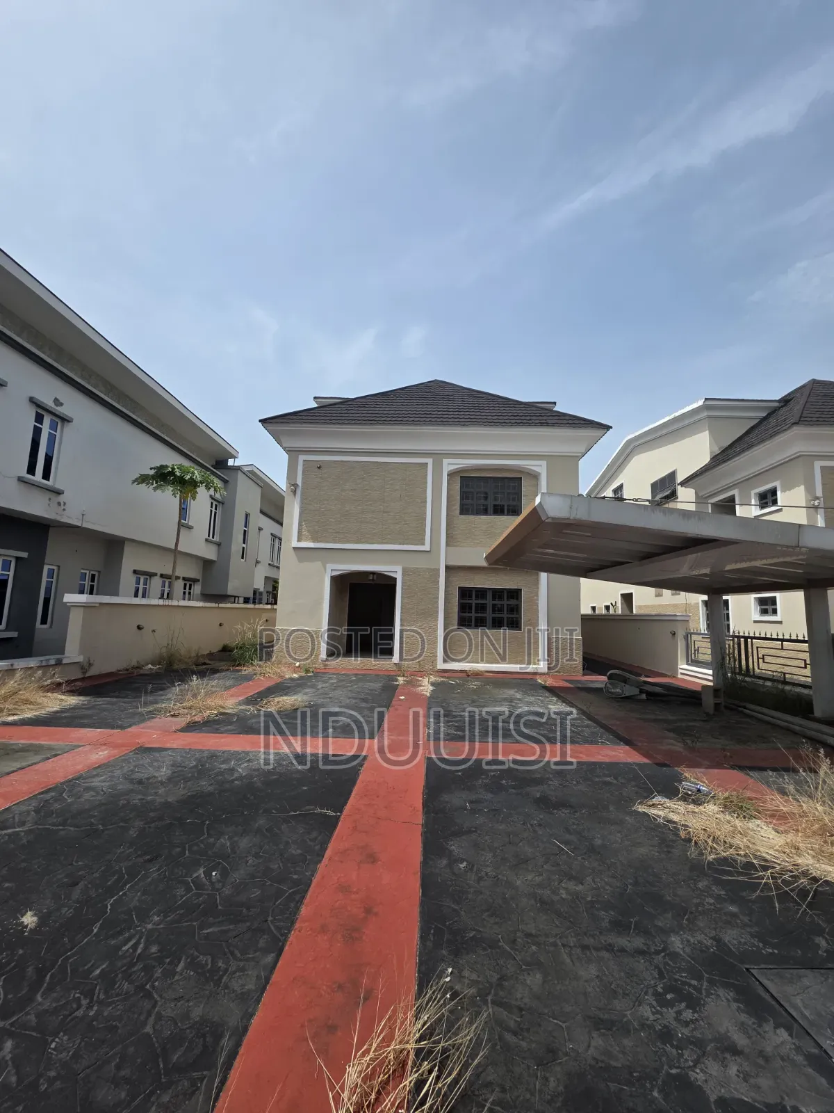 6bdrm Duplex in Carlton Gate Estate, Chevron for sale in Chevron