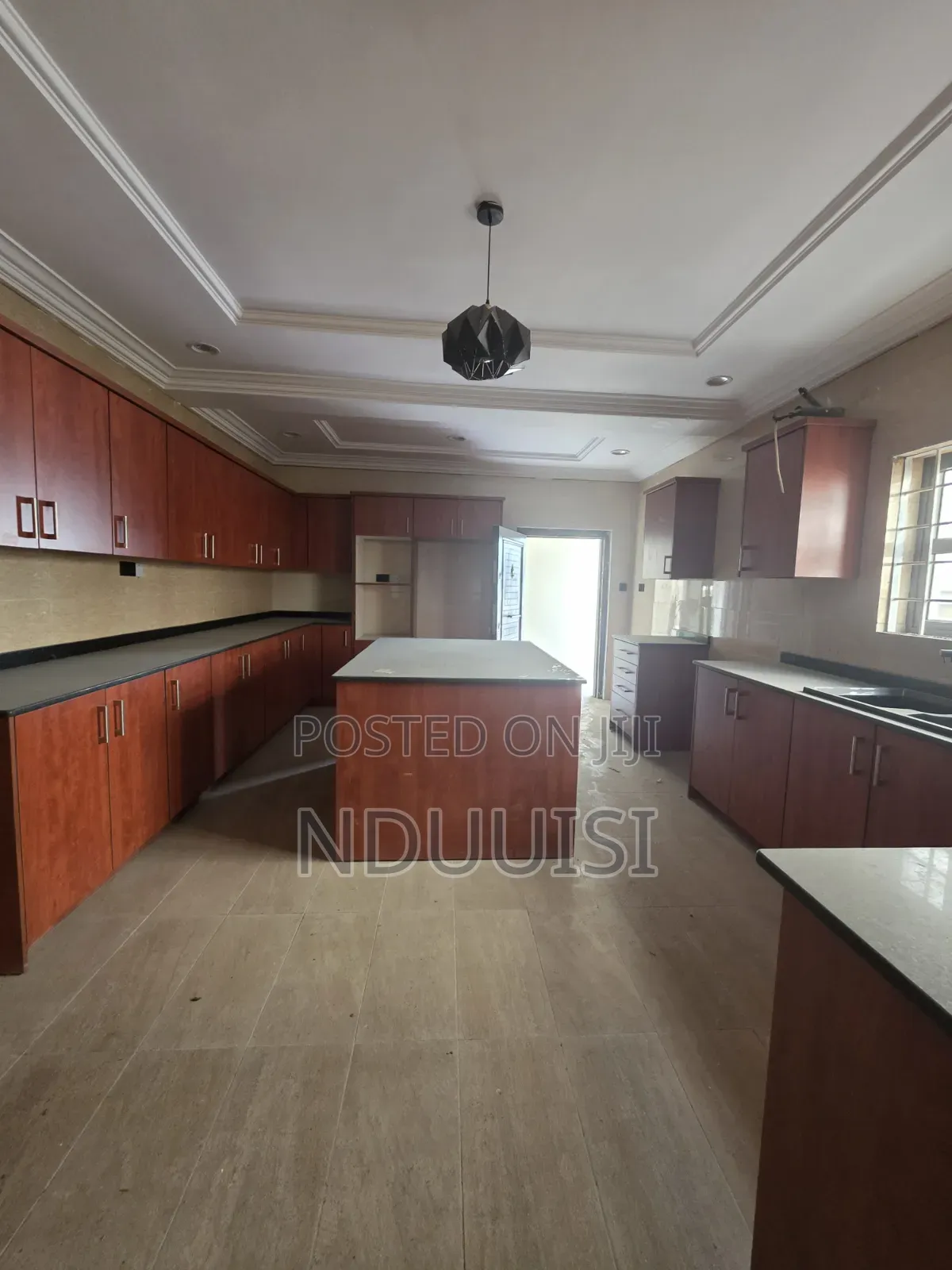 6bdrm Duplex in Carlton Gate Estate, Chevron for sale in Chevron