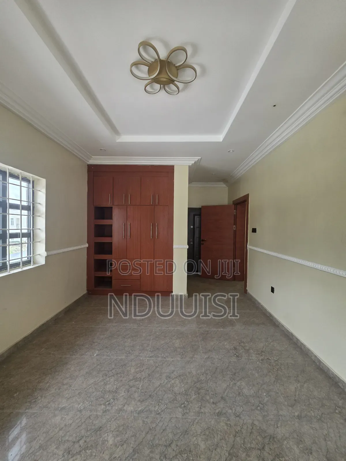 6bdrm Duplex in Carlton Gate Estate, Chevron for sale in Chevron