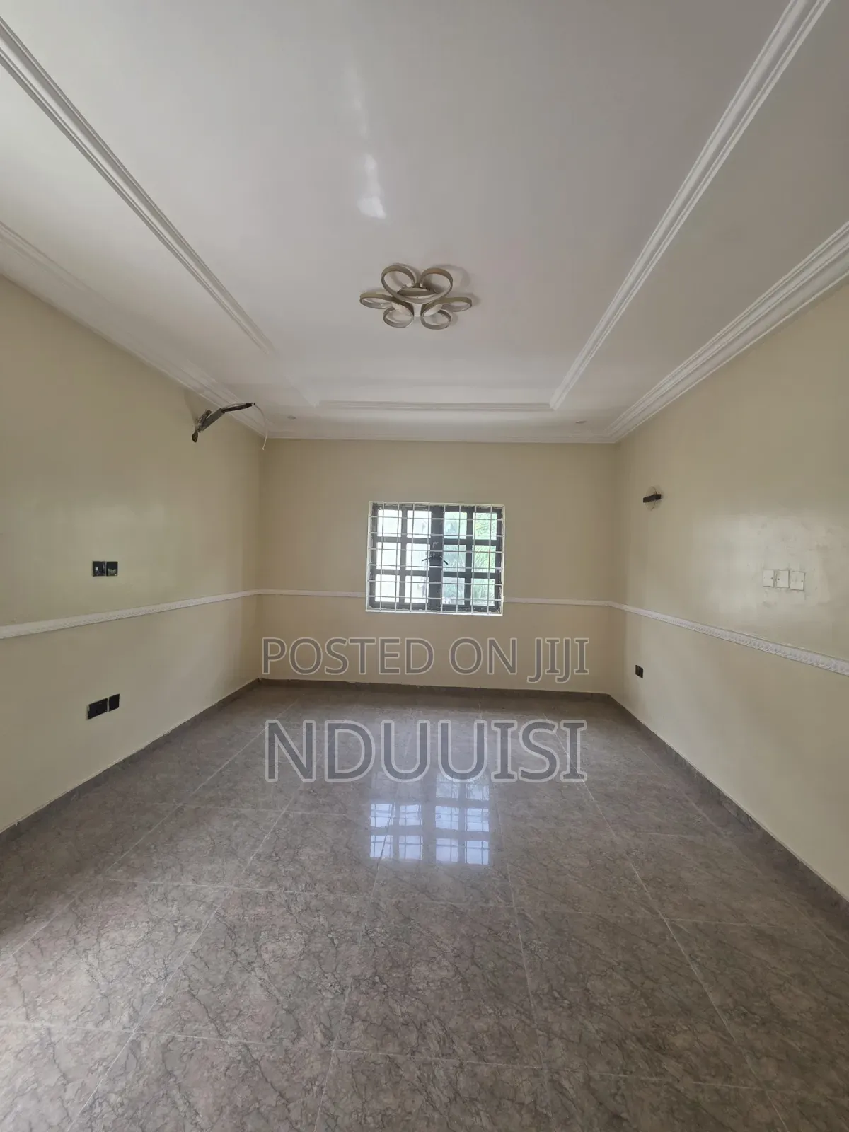 6bdrm Duplex in Carlton Gate Estate, Chevron for sale in Chevron