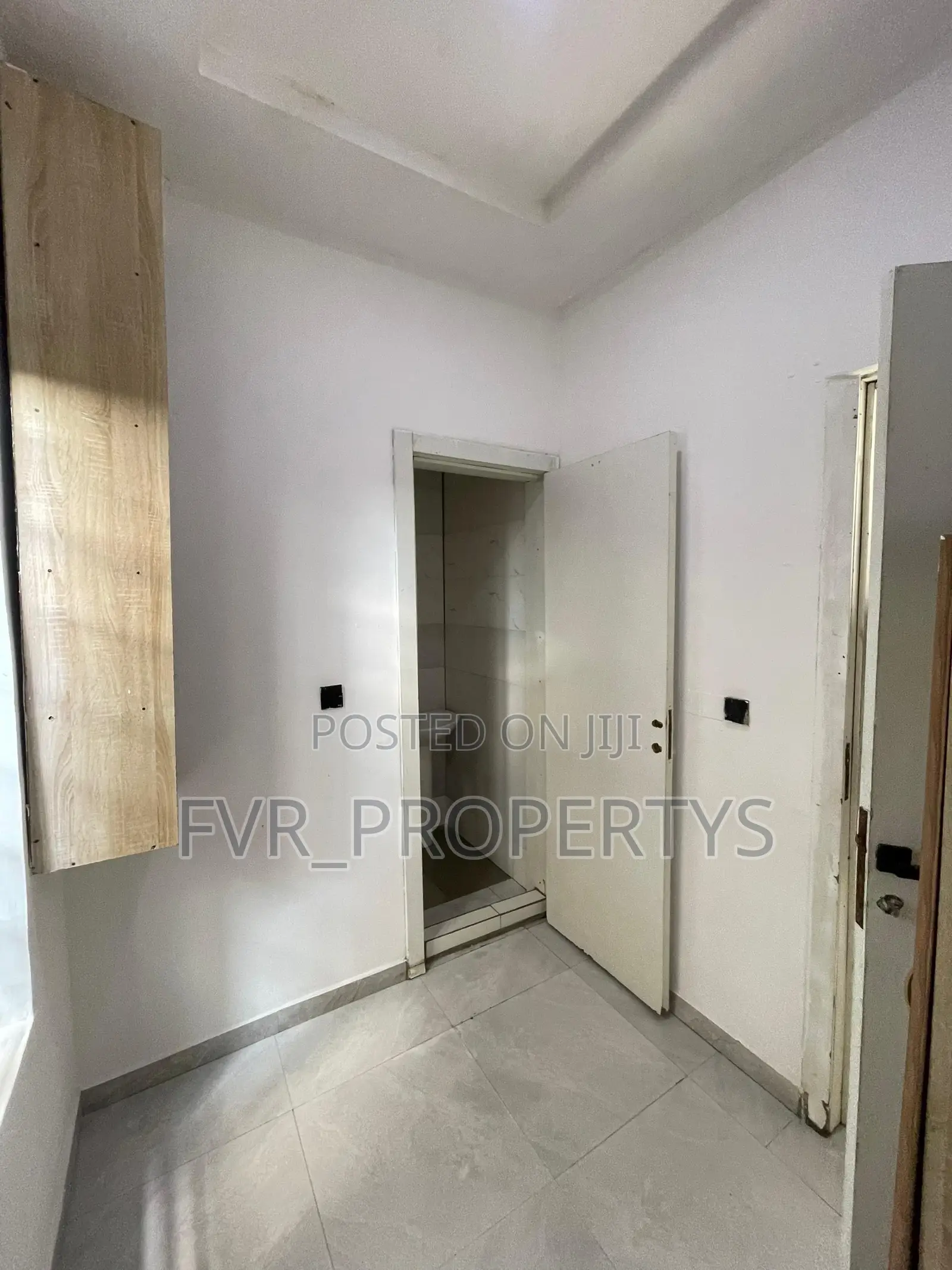 Bq Shared Apartment in Ikota
