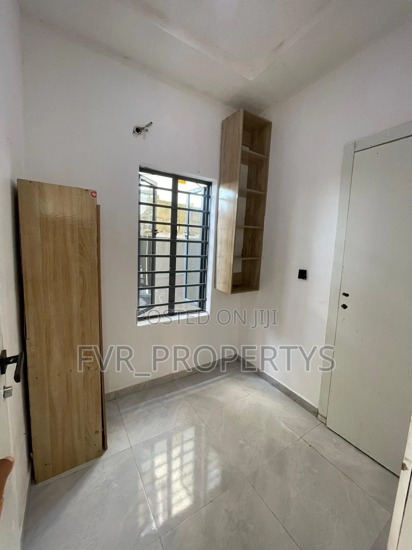 Bq Shared Apartment in Ikota