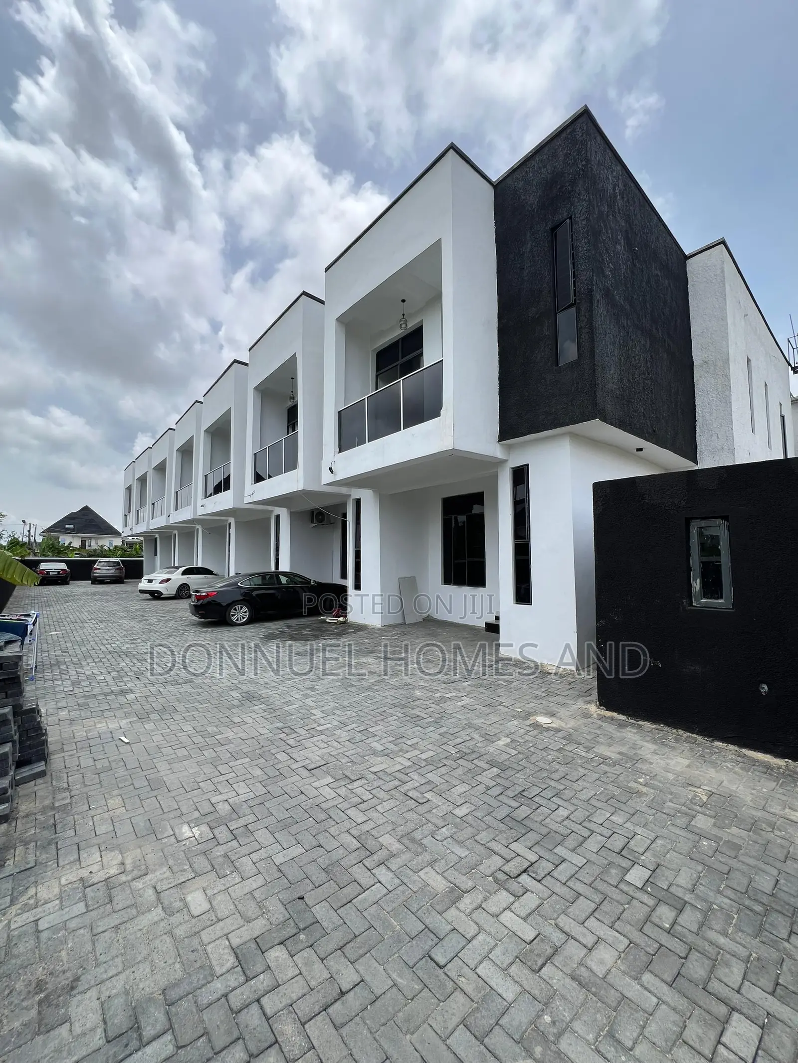 3bdrm Townhouse / Terrace in Lekki Expressway for rent in Lekki Expressway