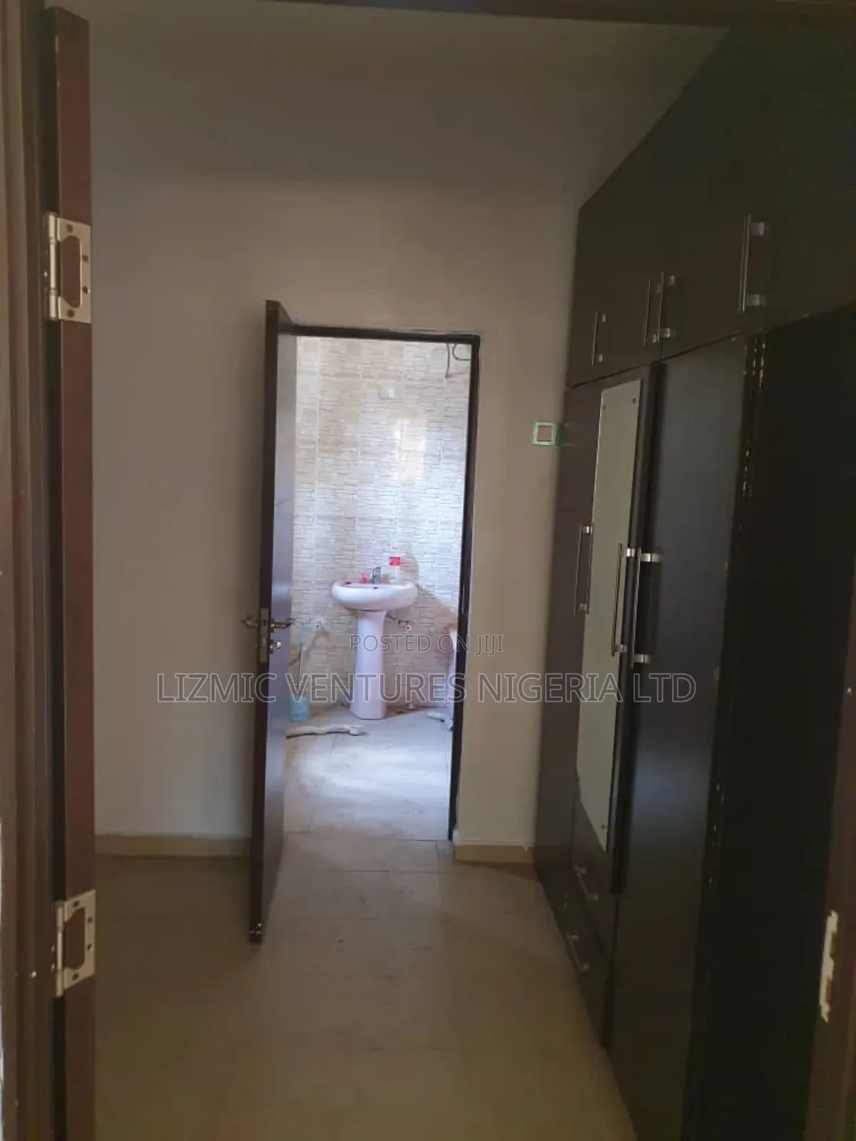 Furnished 3bdrm Block of Flats in Governors Road for sale in Governors Road