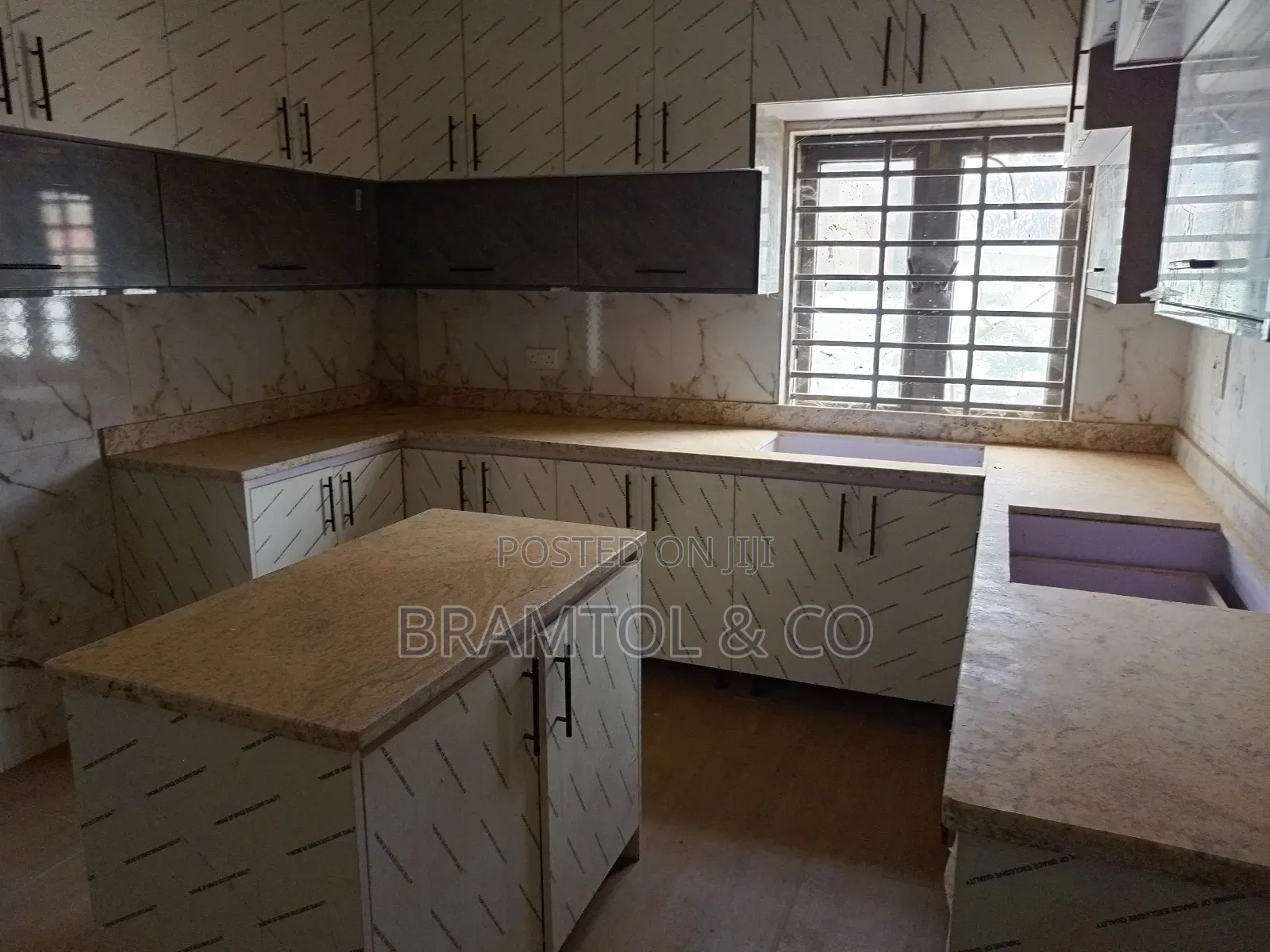 4bdrm Townhouse / Terrace in Mabushi for rent in Mabushi