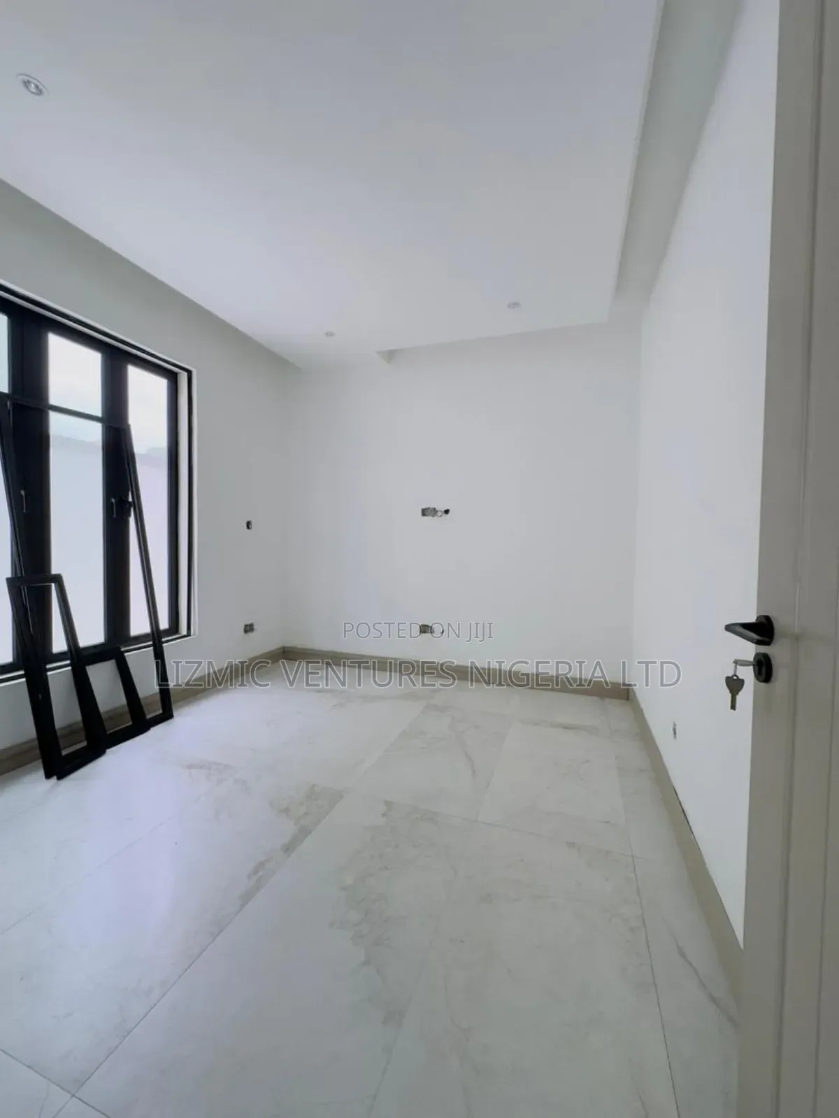 Furnished 3bdrm Apartment in Allen Avenue for sale in Allen Avenue