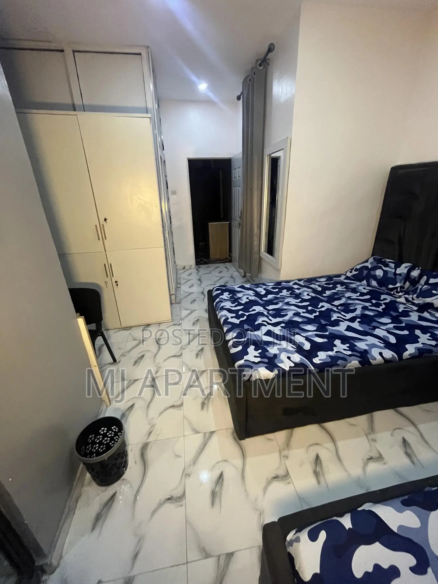 Girl House Apartment in Ikate