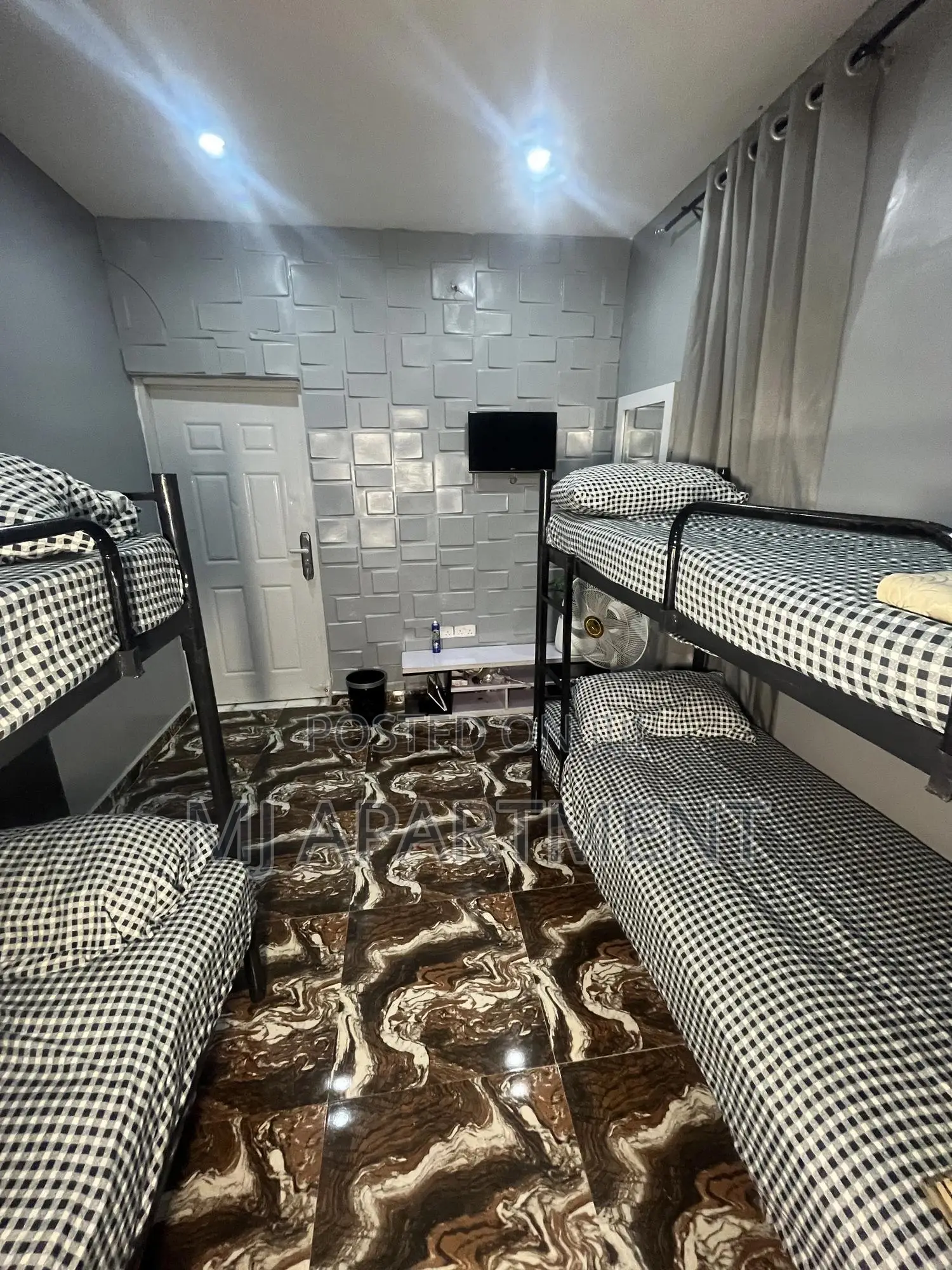 Girl House Apartment in Ikate