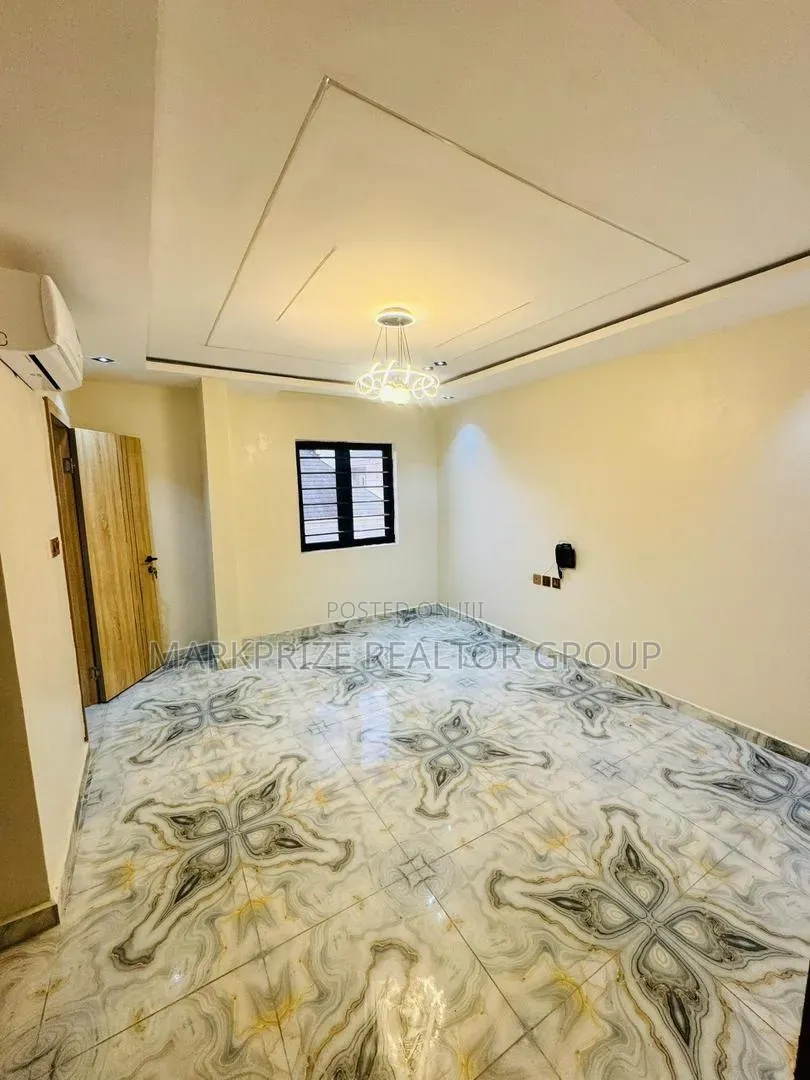 Furnished Studio Apartment in Surulere Lagos, Western Avenue for sale in Western Avenue