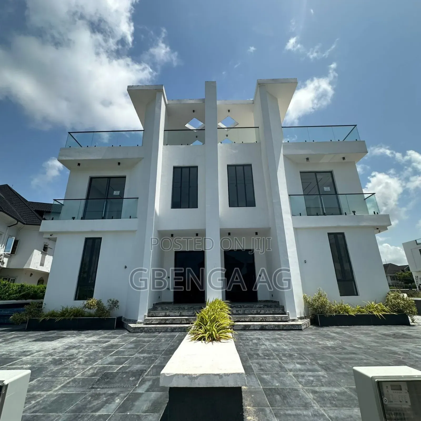 Furnished 5bdrm Duplex in Ikate for sale in Ikate