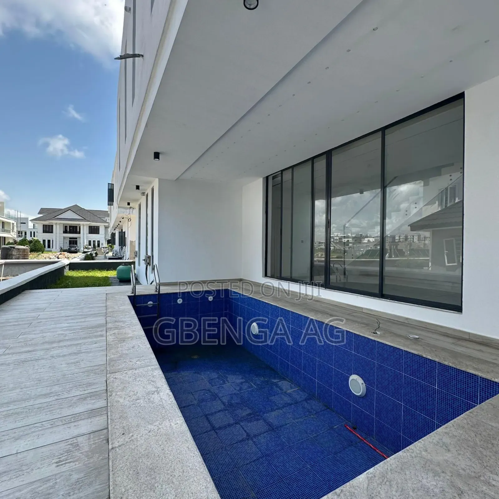 Furnished 5bdrm Duplex in Ikate for sale in Ikate