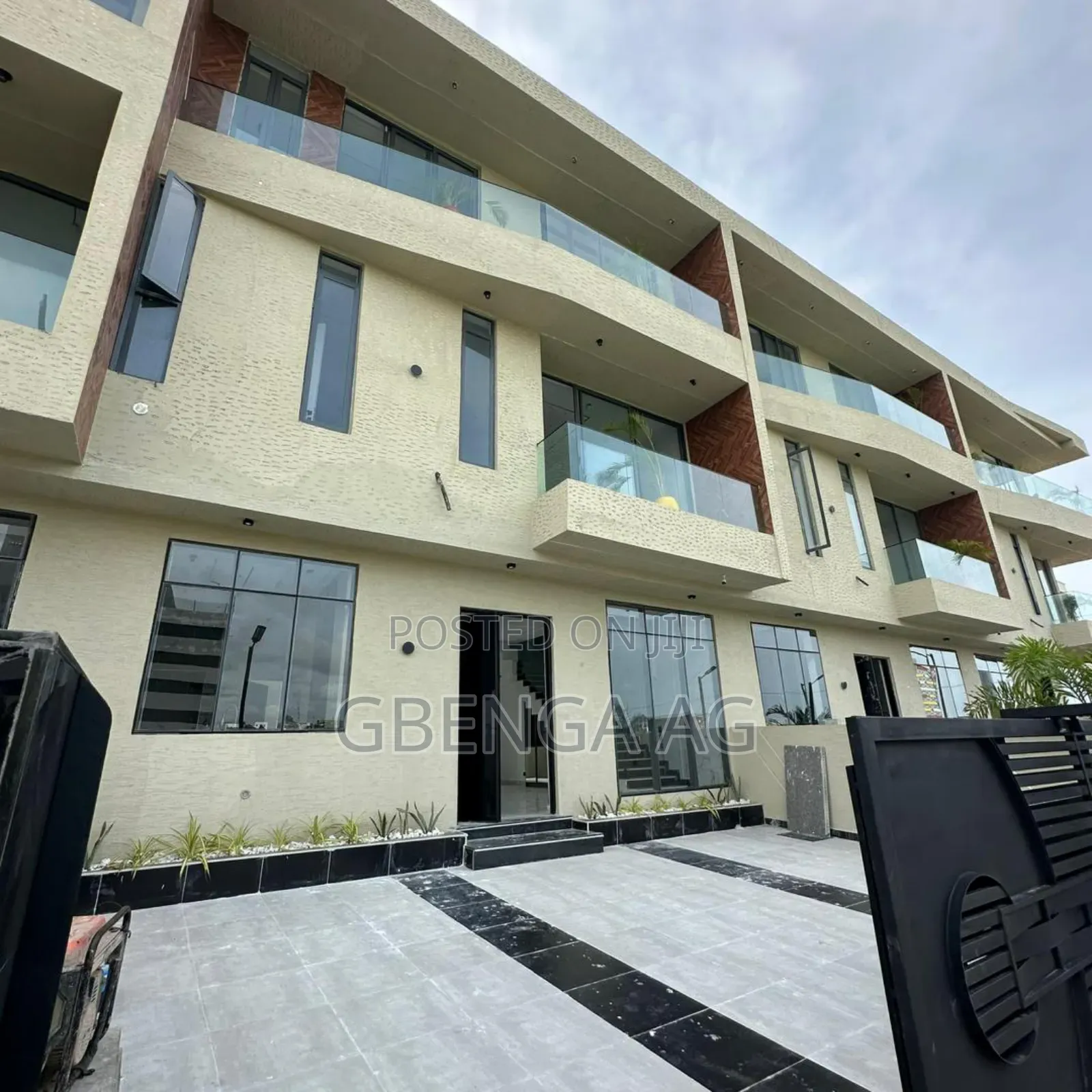 Furnished 5bdrm Duplex in Lekki for sale in Lekki Phase 1