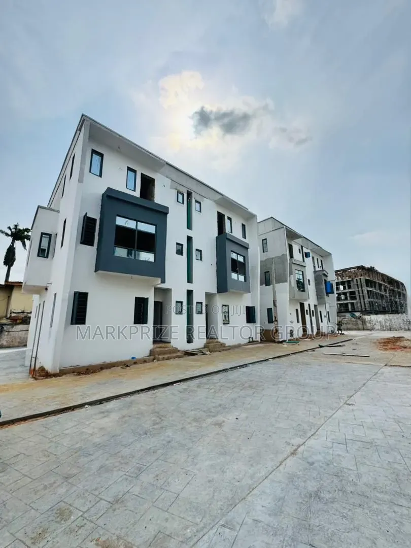 4bdrm Duplex in Opebi Ikeja for sale in Opebi