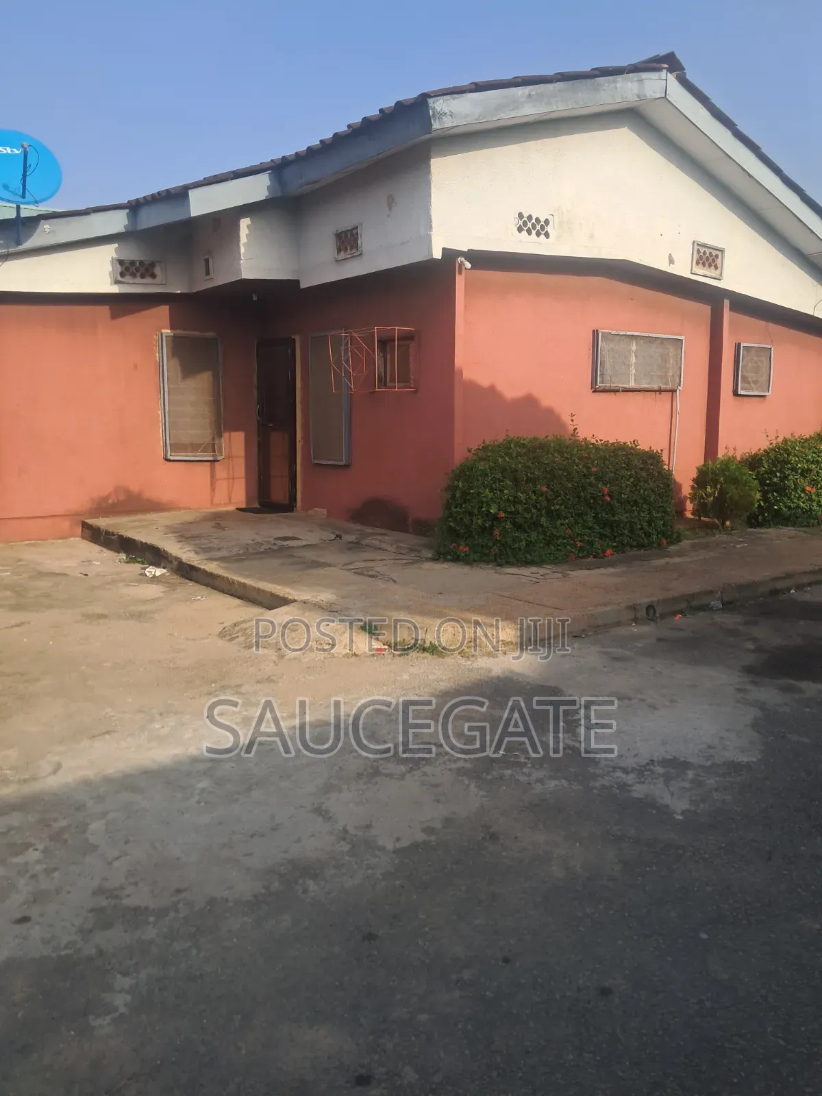4bdrm Bungalow in Chevron Estate, Satellite Town for sale in Satellite Town