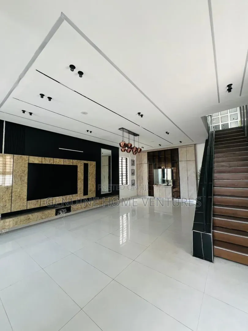 5bdrm Duplex in Ikate Lekki for sale in Ikate