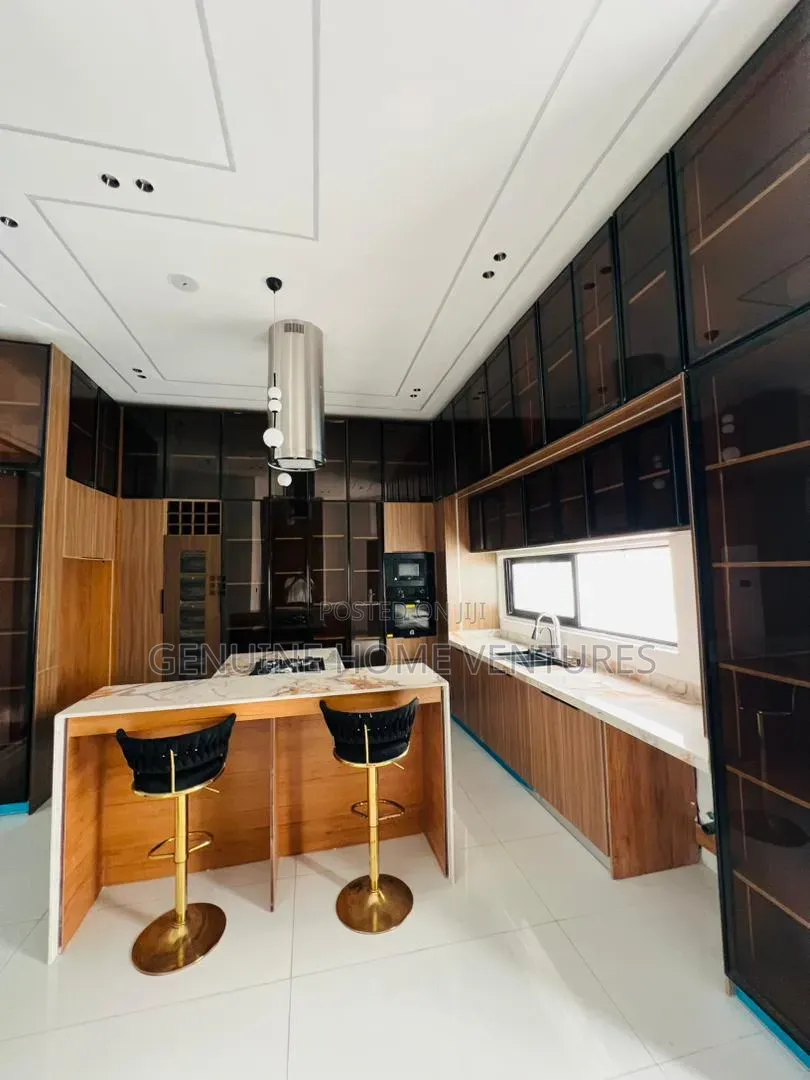 5bdrm Duplex in Ikate Lekki for sale in Ikate