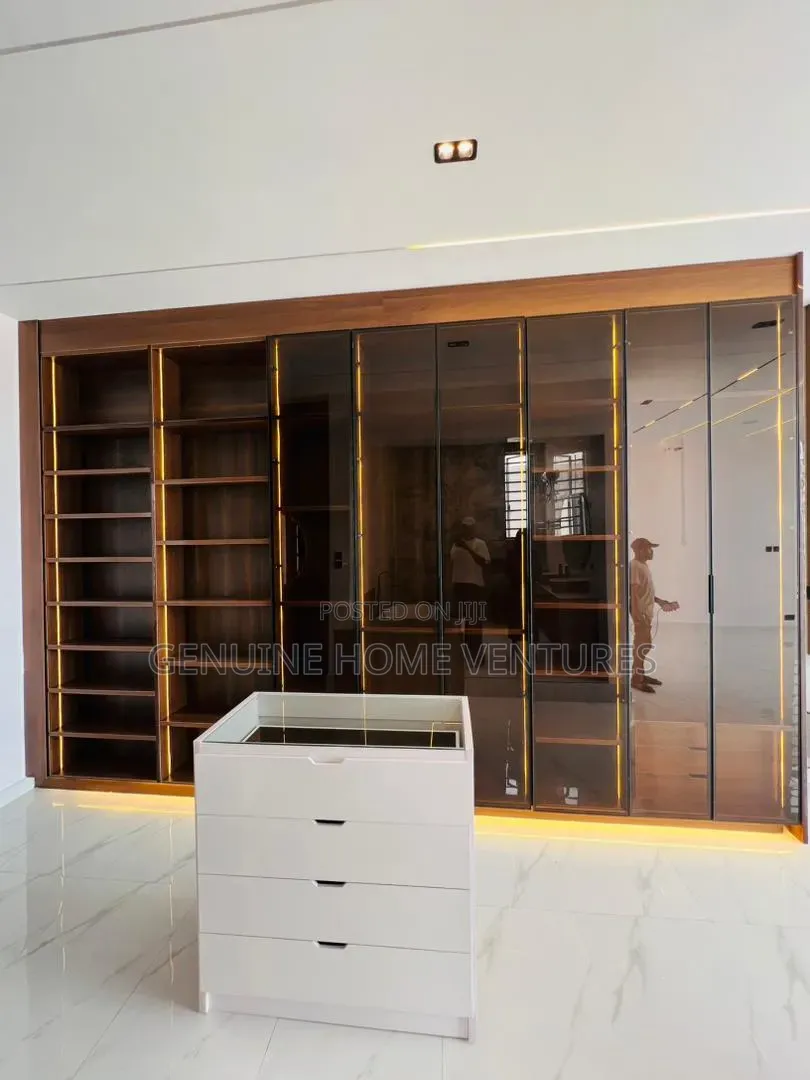 5bdrm Duplex in Ikate for sale in Ikate
