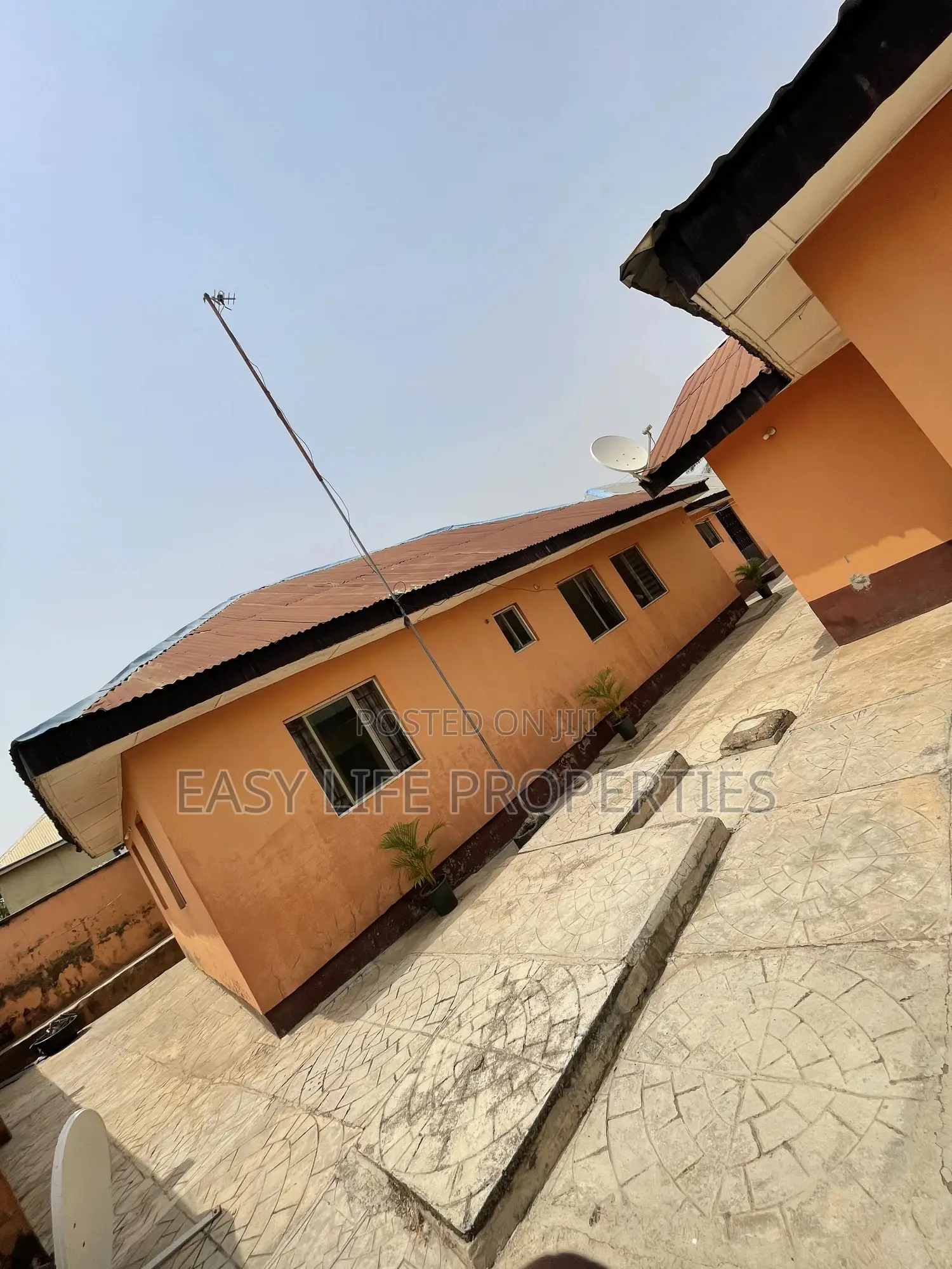 2bdrm Block of Flats in Apple Lane, Akala Express for sale in Akala Express