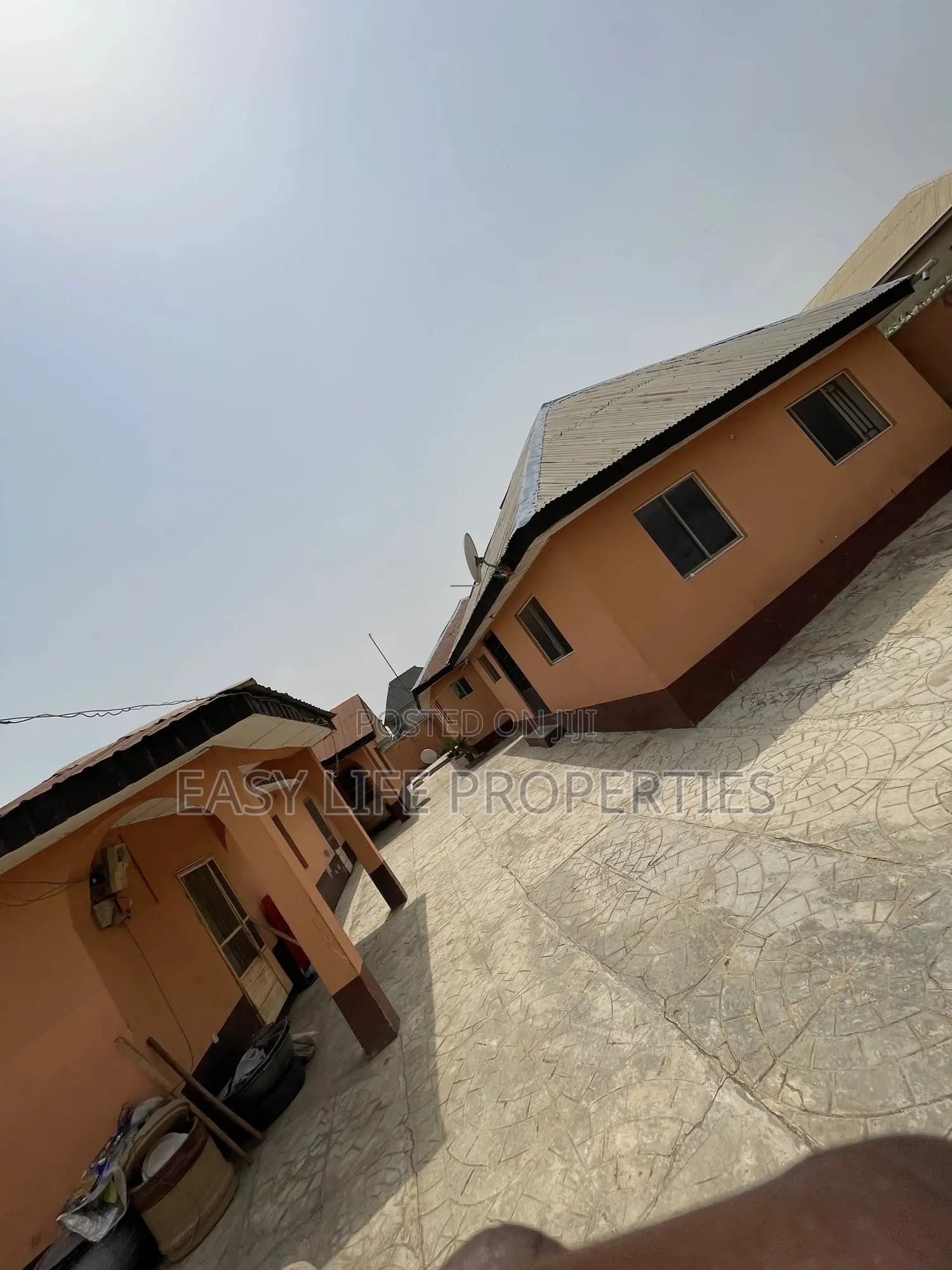 2bdrm Block of Flats in Apple Lane, Akala Express for sale in Akala Express