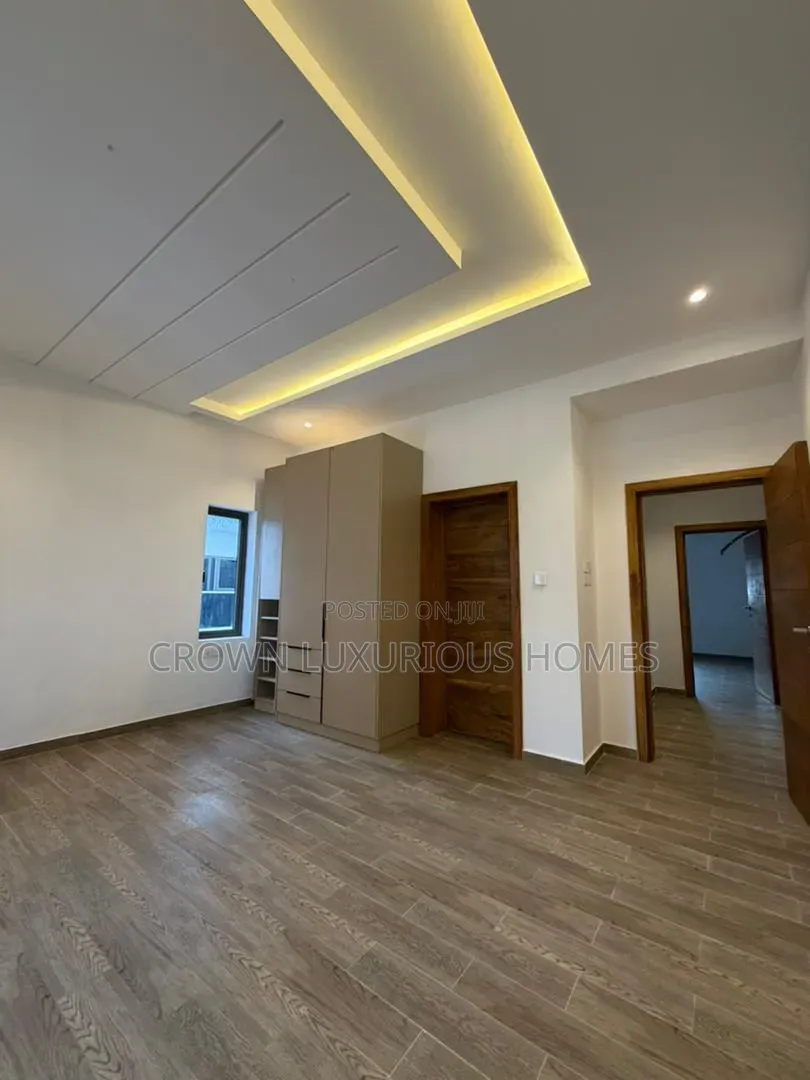 5bdrm Duplex in Kolapo Ishola Gra, Ibadan for sale in Ibadan