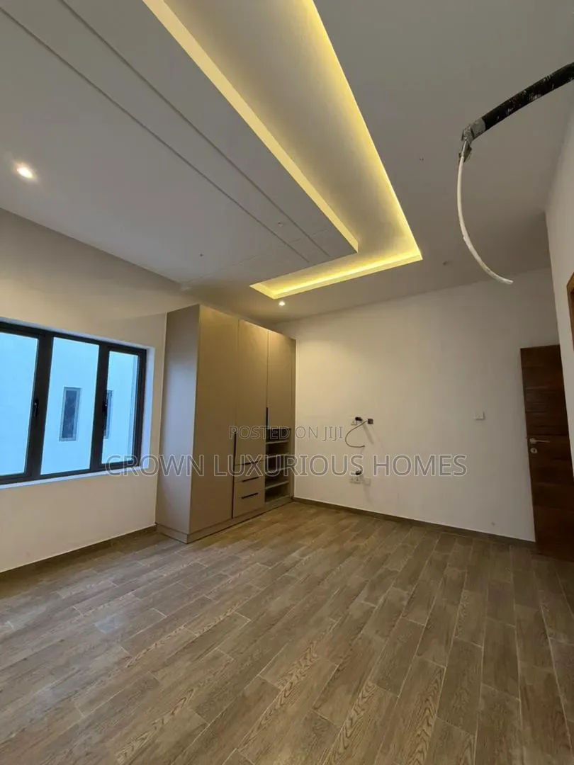 5bdrm Duplex in Kolapo Ishola Gra, Ibadan for sale in Ibadan