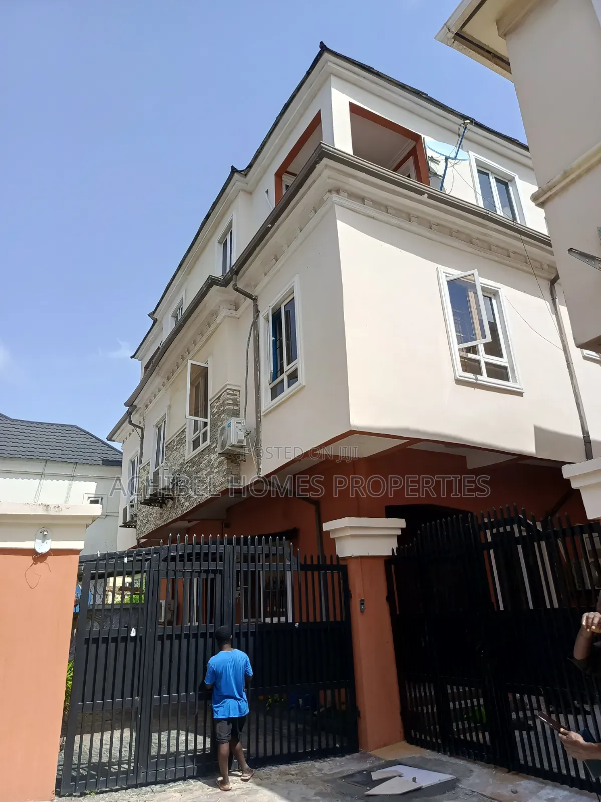 Furnished 5bdrm Duplex in Chevron for rent in Chevron