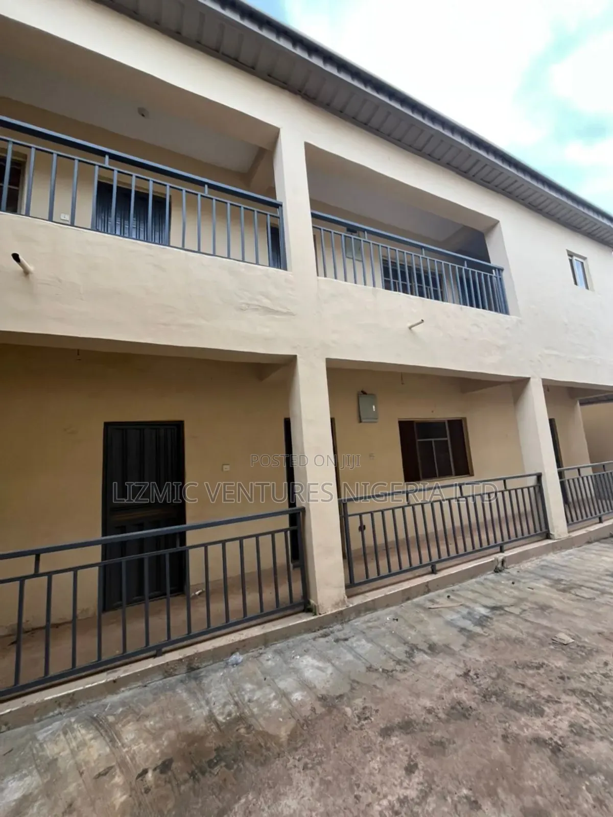 Office Space Building for Sale in Egan