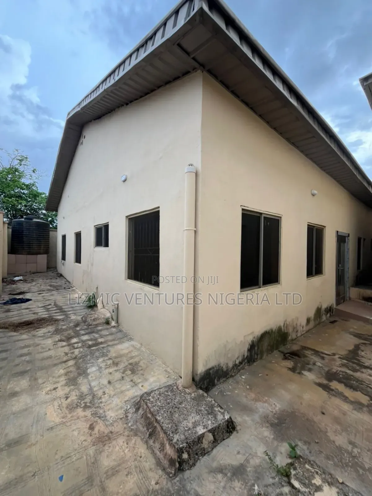 Office Space Building for Sale in Egan