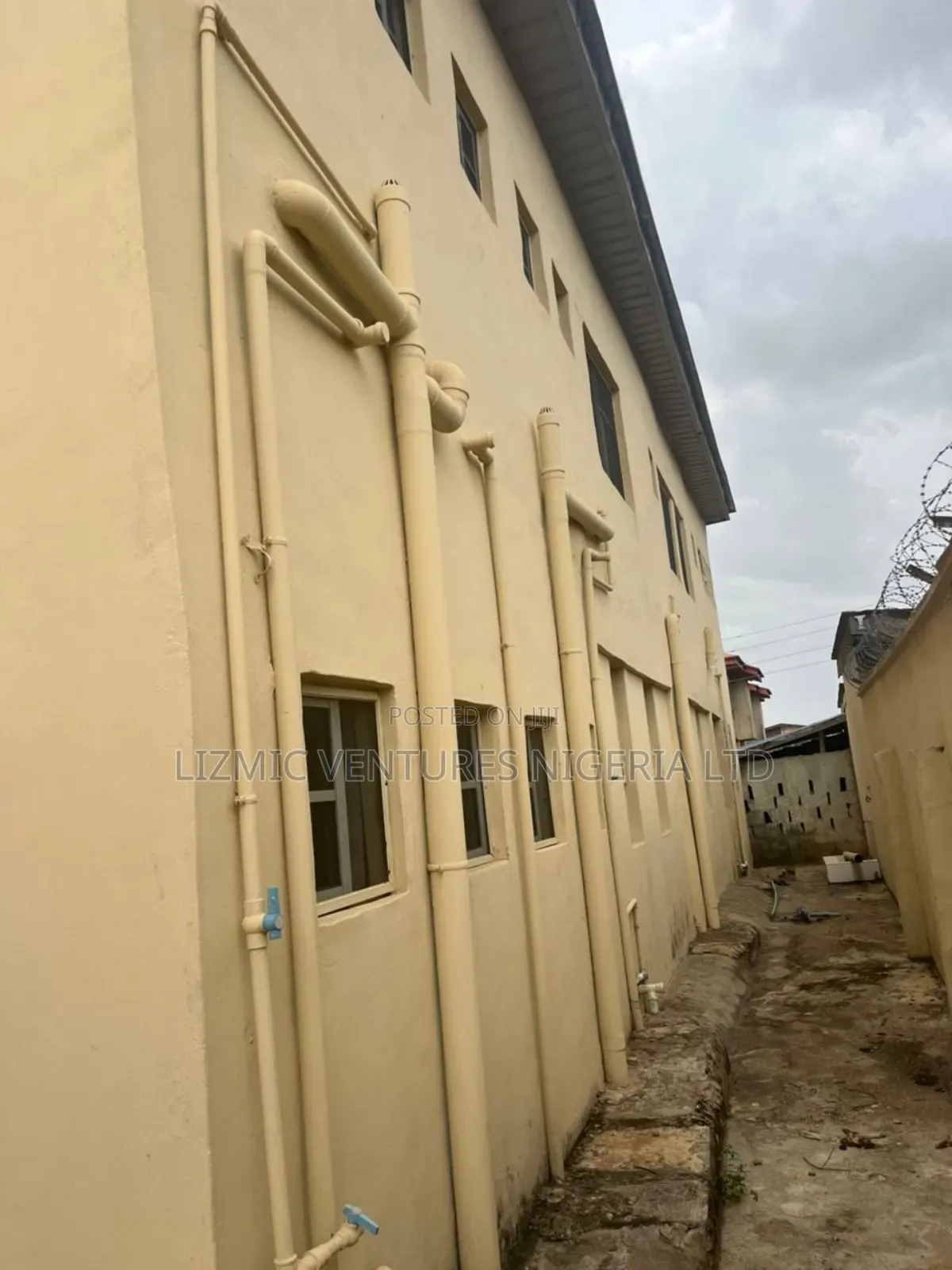 Office Space Building for Sale in Egan
