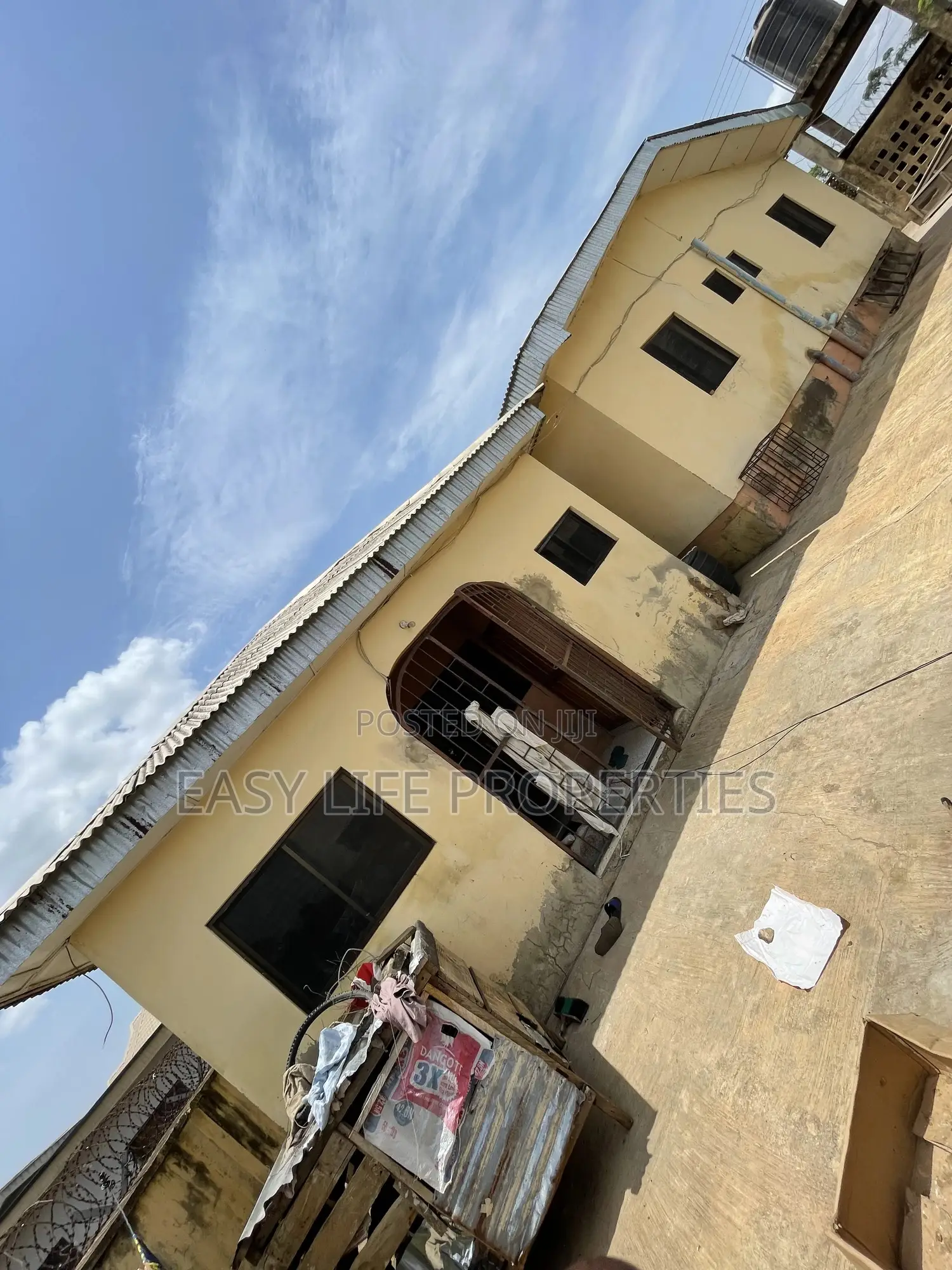 3bdrm Block of Flats in Ajoda Estate, Alakia for sale in Alakia