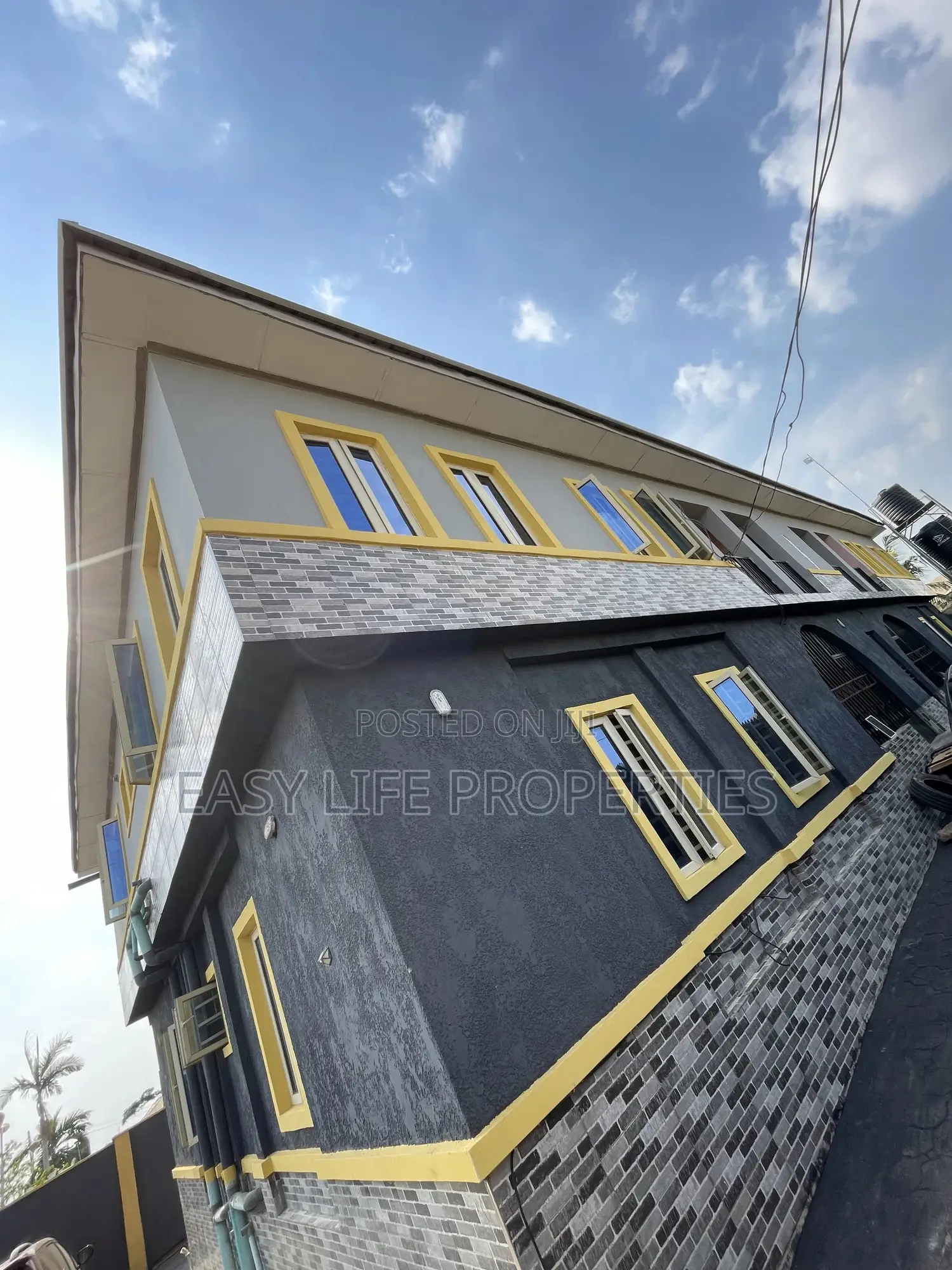 3bdrm Apartment in Akinfenwa, Alakia for rent in Alakia