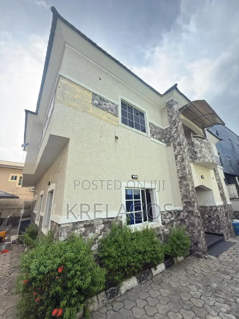5bdrm Duplex in Chevron for rent in Chevron