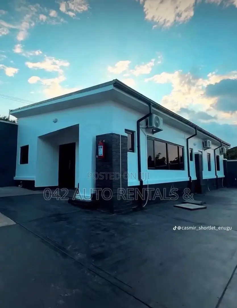 Luxury 2 Bedroom Bungalow Private Compound and Private Swimming Pool in Enugu