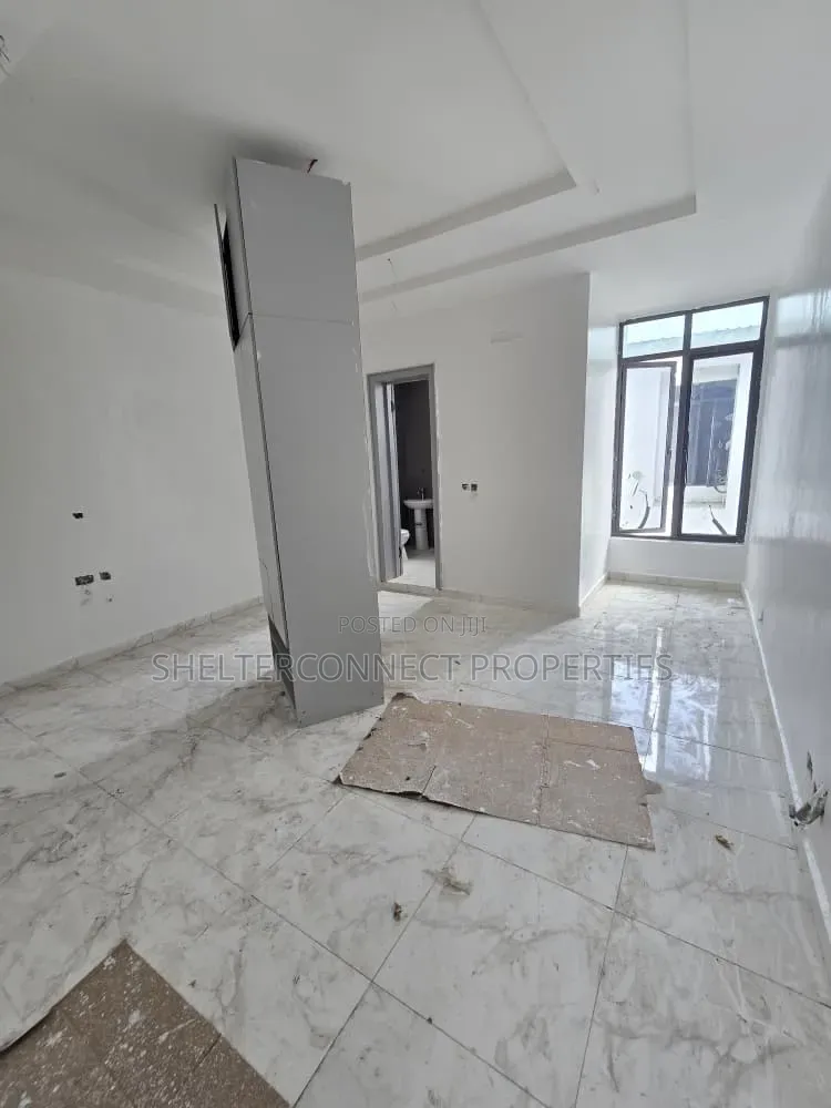 2bdrm Penthouse in Ikate for sale in Ikate