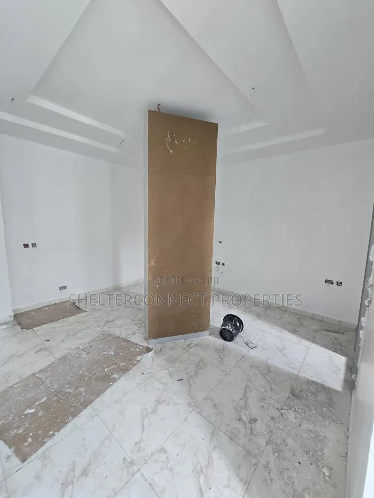 2bdrm Penthouse in Ikate for sale in Ikate