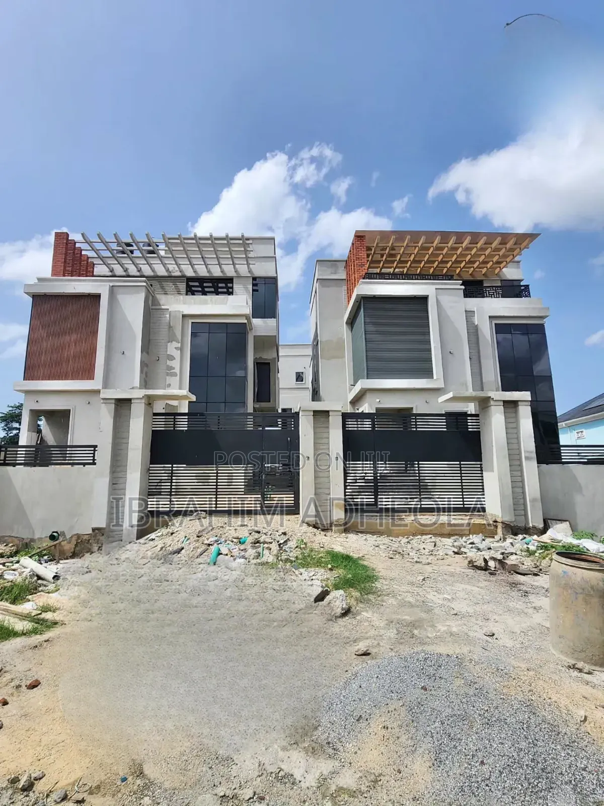 4bdrm Duplex in Alaka for sale in Alaka Estate