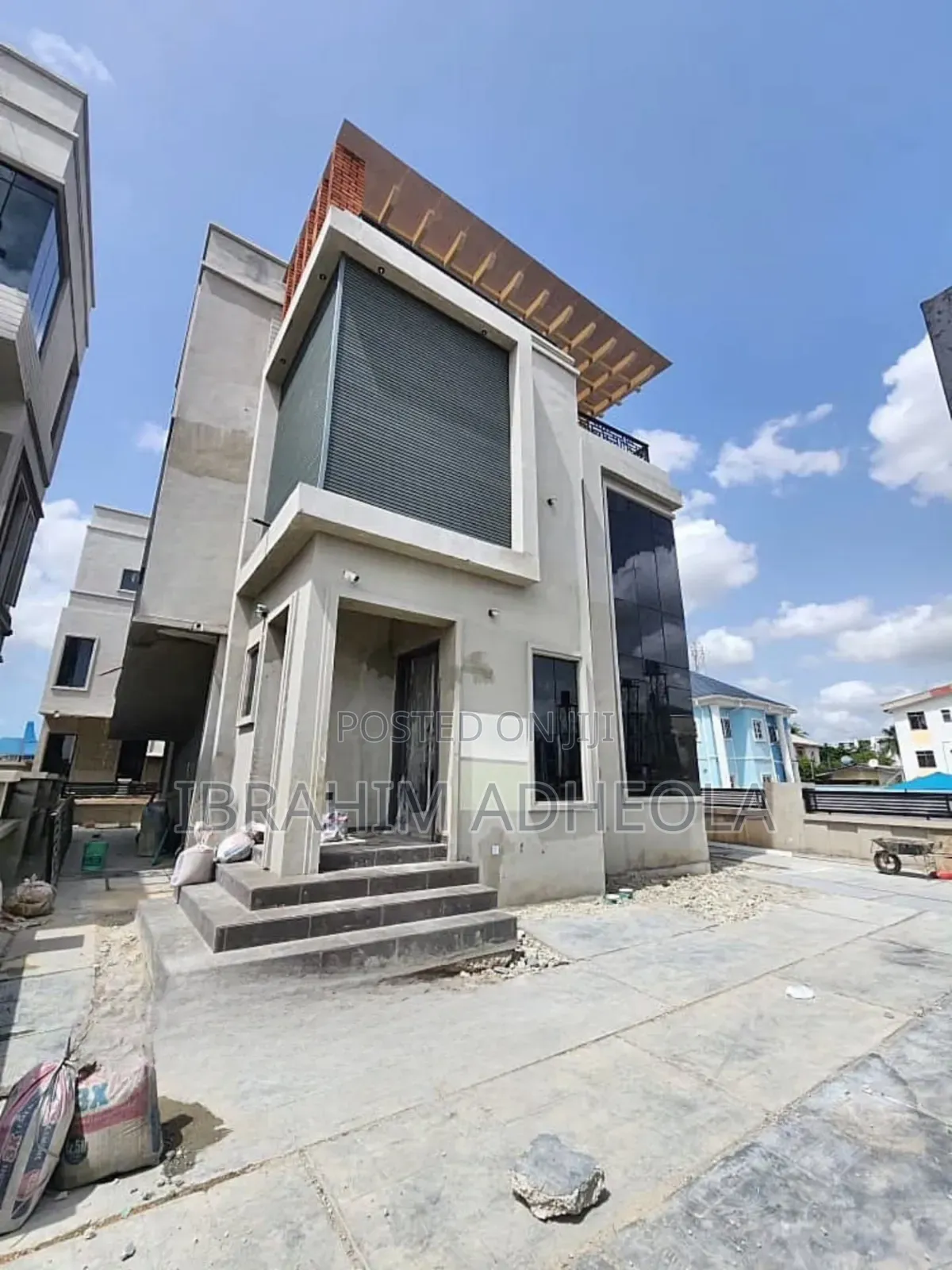 4bdrm Duplex in Alaka for sale in Alaka Estate